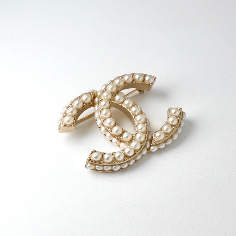 CHANEL シャネル ブローチ コサージュ ココマーク 樹脂 新作CHANEL☆シャネル ブローチ CCマーク 入手困難 直営1点