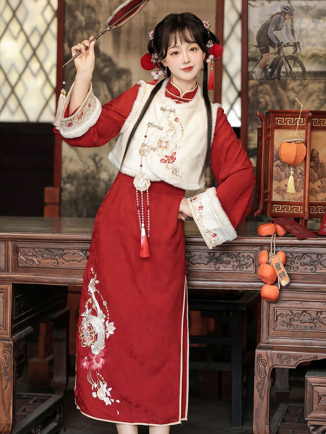 新品未使用 祥蛇献瑞 龍年デザイン 漢服3点セット チャイナドレス＋ベスト＋掛け飾り 新年春節対応 秋冬起毛 漢服 優雅な中国風 撮影会 舞台演出 推し活 イベント用 レディース 高品質 プレゼントにも最適