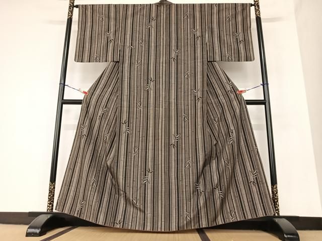 平和屋着物▽上質な紬　単衣　格子　正絹　逸品　AABE8070jh 平和屋着物○上質な紬 笹竹文 正絹 逸品 AAAZ7546zg - メルカリ
