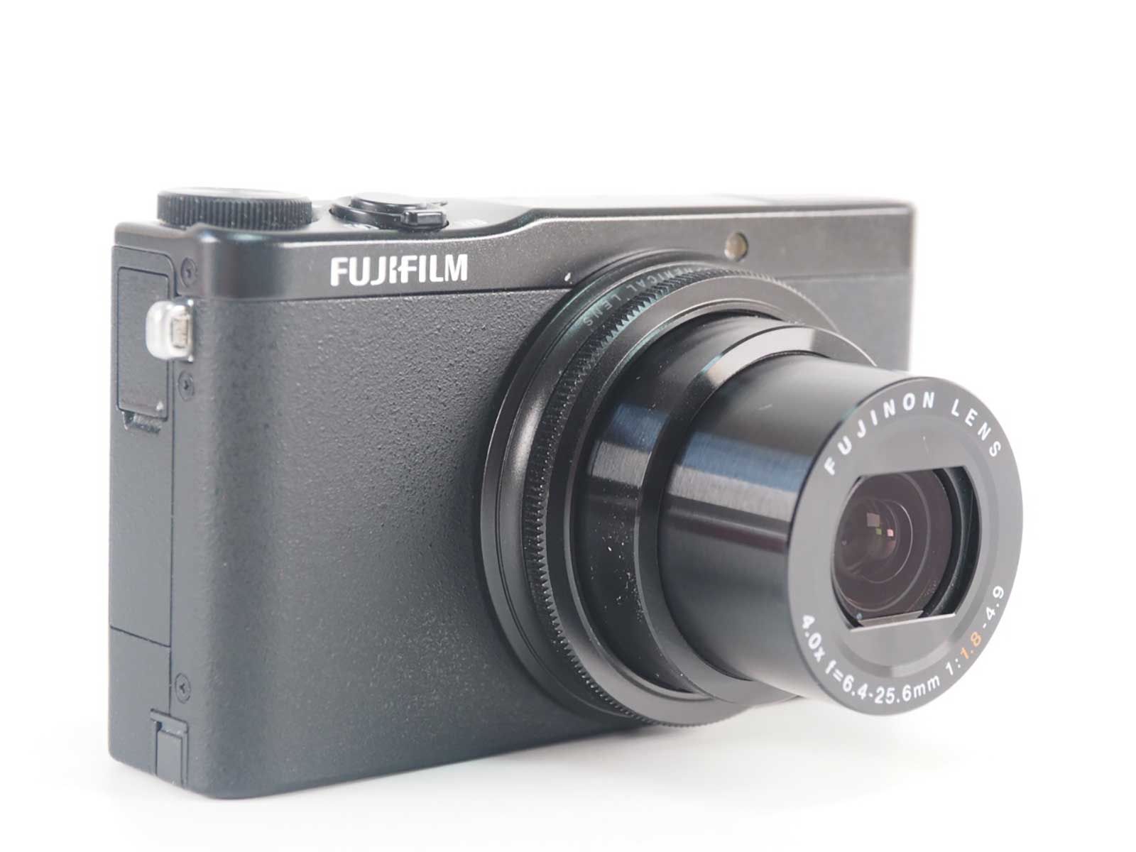 富士フィルム Fujifilm XQ1 X Series 12.0MP Compact Digital