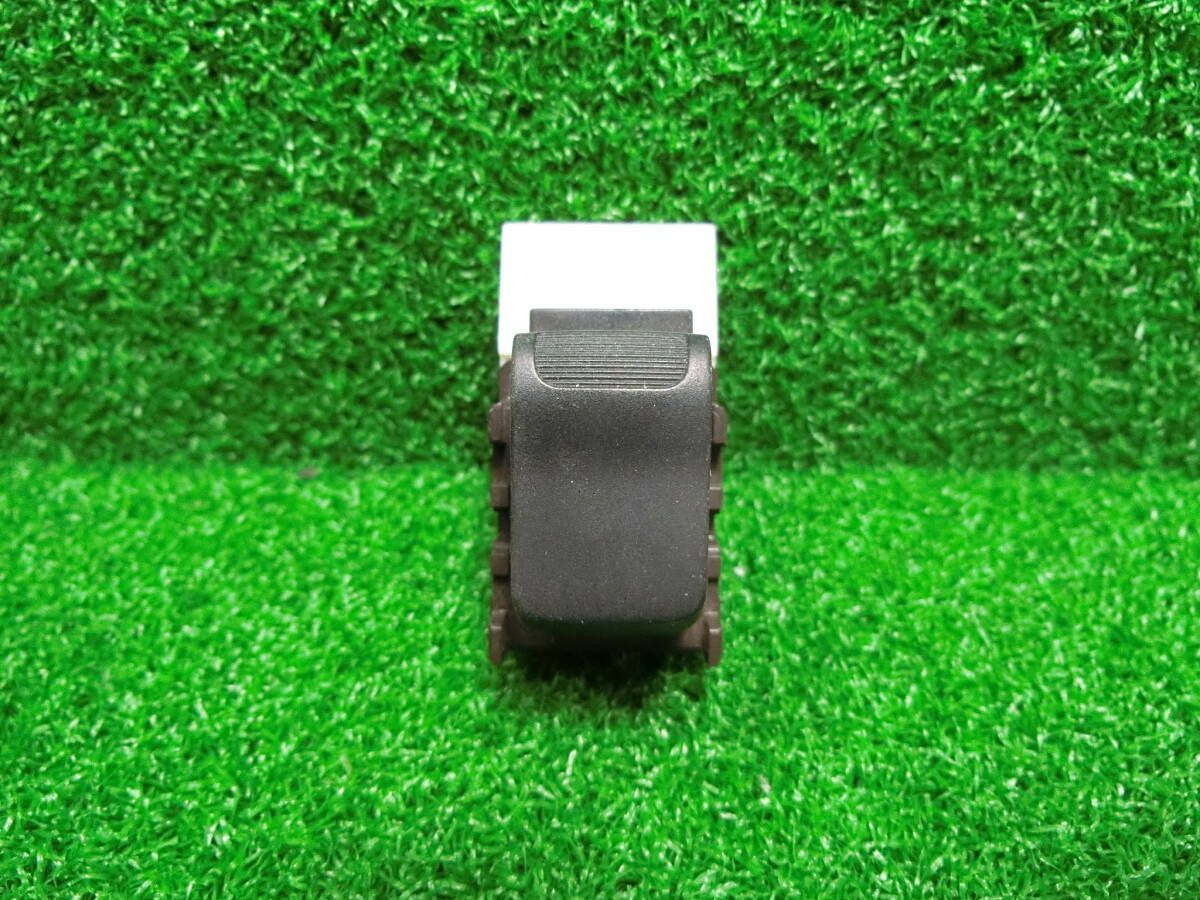 スバル RJ1 パワーウィンドウスイッチ スバル 純正 R1 《 RJ1 》 パワーウィンドウスイッチ P81600