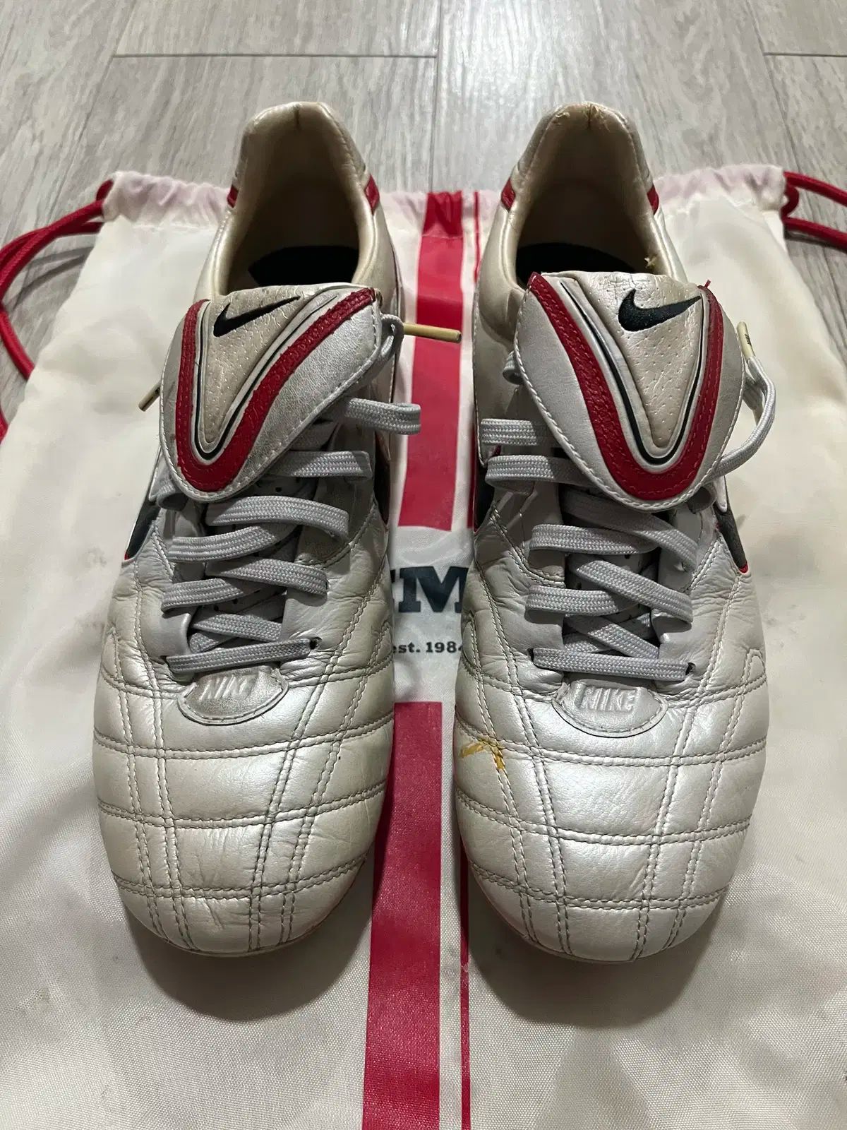 素晴らしい NIKE ナイキ ティエンポ レジェンド 3 FG 250 サッカーシューズ
