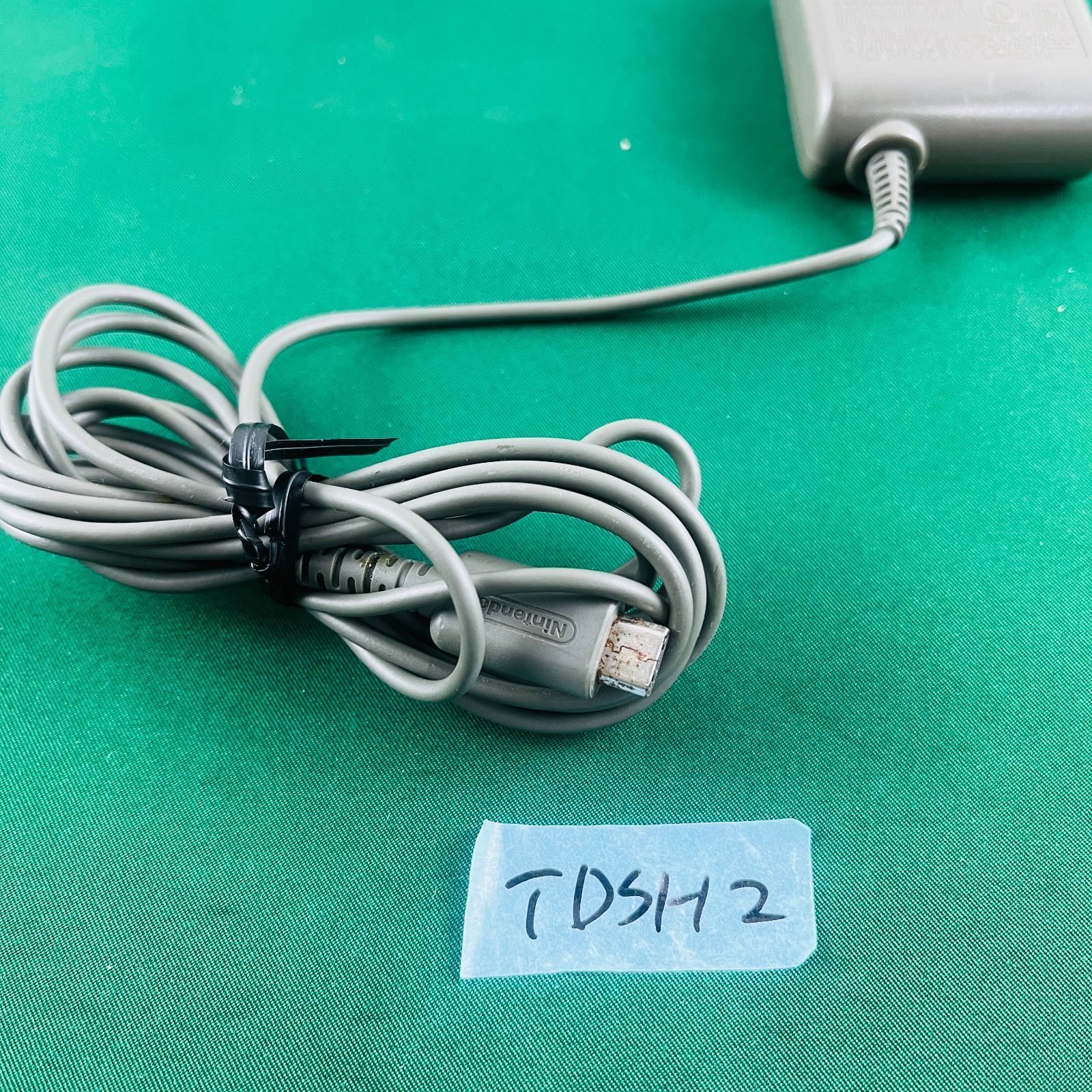 TDSH2 北米版 ニンテンドー DS lite DS ライト コバルト ブラック 本体 充電アダプター付き ソフト使用 Nintendo 任天堂 携帯型ゲーム機 UP786_INFO