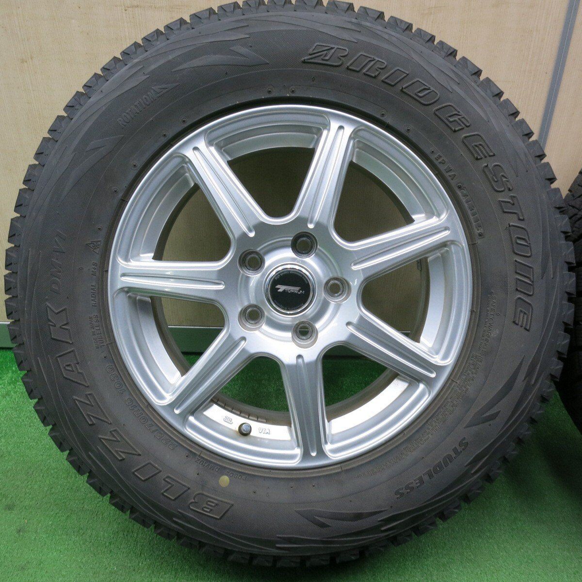 バリ溝 キレイ 9分 スタッドレス 225 70R16 ブリヂストン ブリザック DM-V1 TOPRUN トップラン 16インチ PCD114.3 5H 5020305TNス