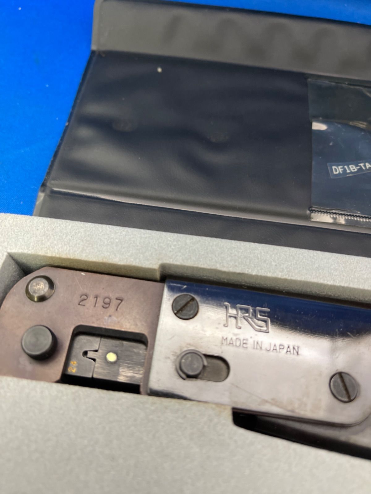 ヒロセ電機 圧接工具 端子圧着 DF1B-TA2428SHC - メルカリ ヒロセ電機 圧接工具 端子圧着 DF1B-TA2428SHC - メルカリ