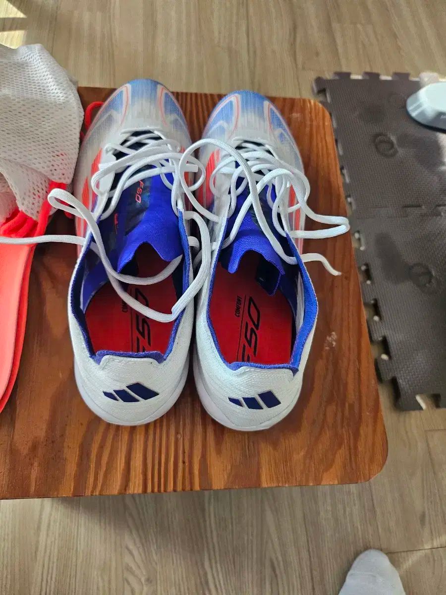 アディダス F50 ELITE HG/AG ジャパン(ホワイト×レッド×ブルー) adidas