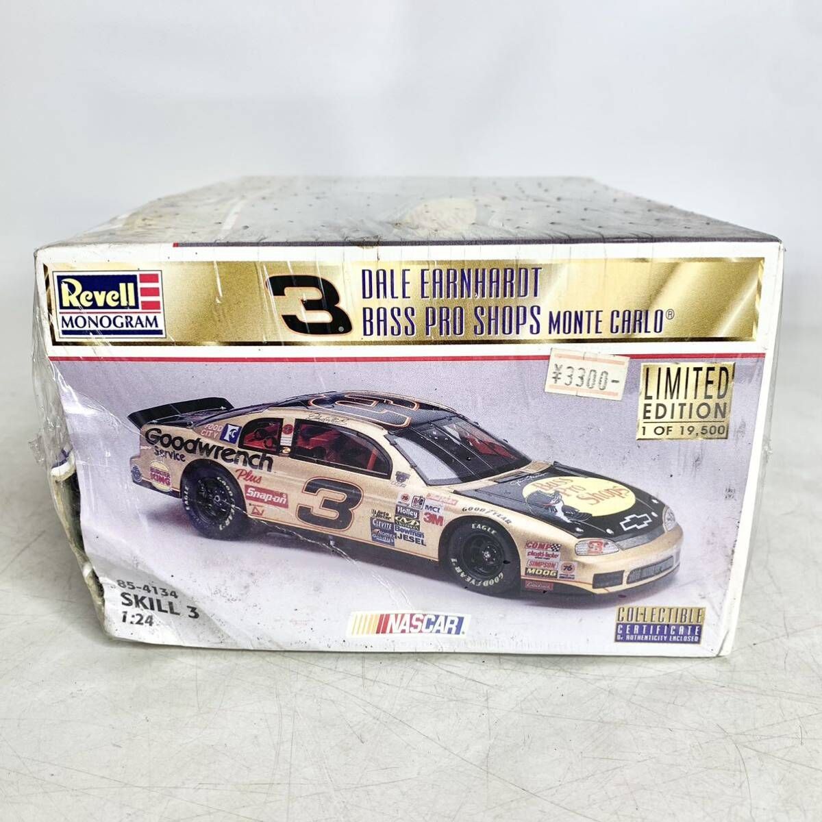 未開封 Revell monogram 1/24 DALE EARNHARDT BASS PRO SHOPS MONTE CARLO NASCAR ナスカー プラモデル 85-4134