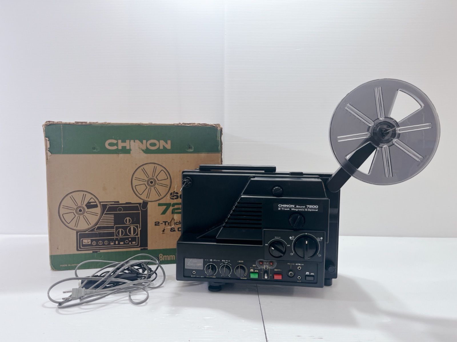 【8ミリ映写機】CHINON Sound 7200 8ミリ映写機】CHINON Sound 7200 テレビ・映像機器