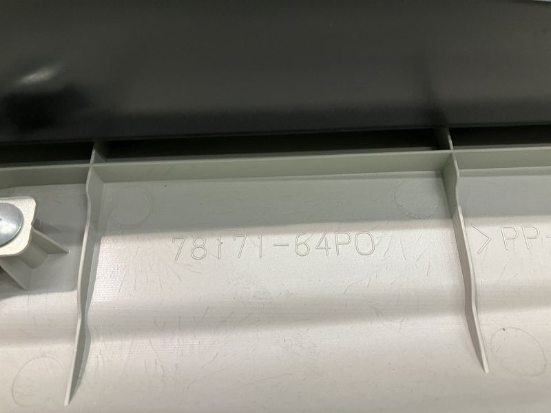 ◆ 三菱 ミニキャブ DS17V【 純正 オーバーヘッドコンソール サンバイザー ルームミラー 等 】取付ビス付 DA17V DR17V 中古 K21 2I13-6 アームレスト コンソールボックス ミニキャブバン DS17V