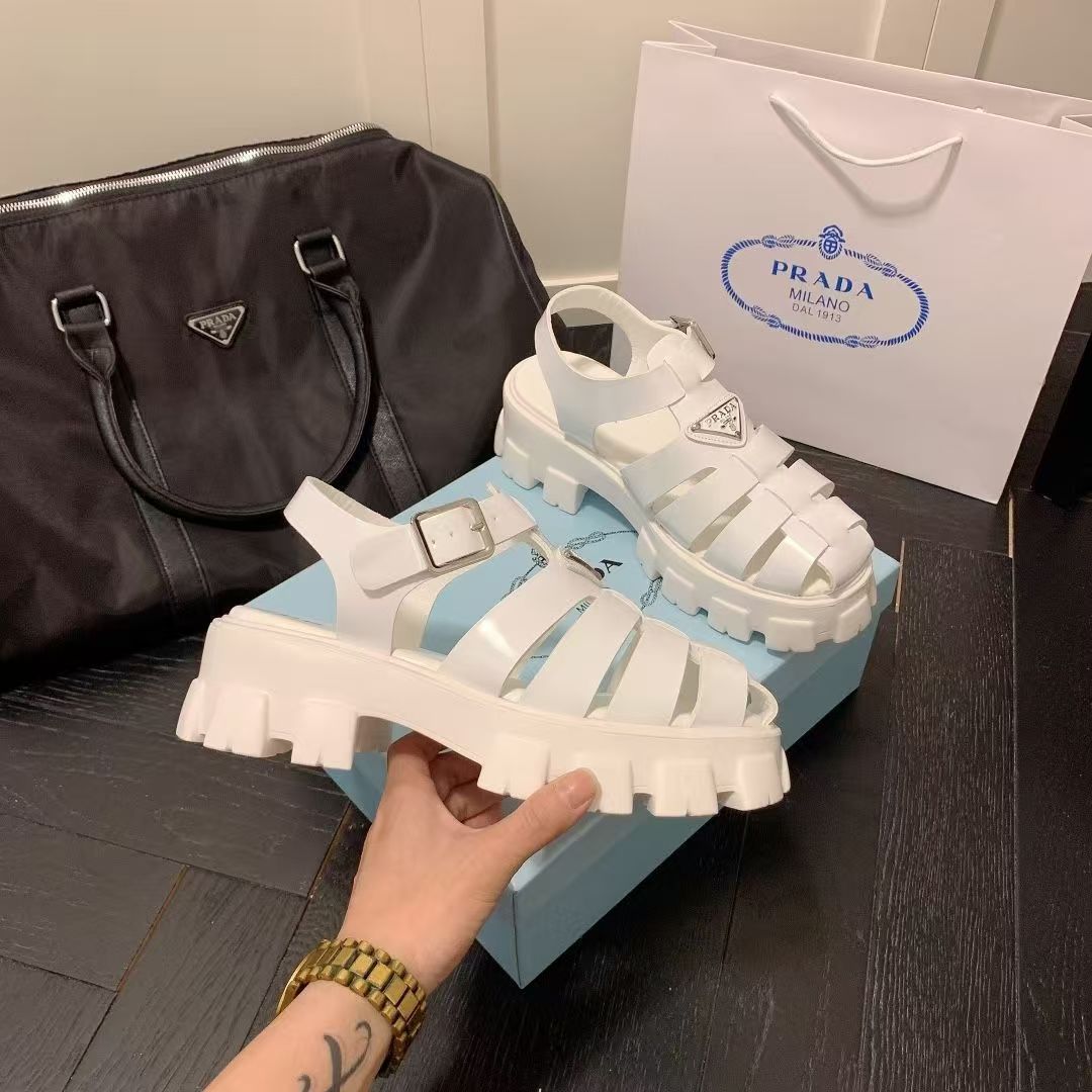 大人気！プラダ/PRADA フォームラバー サンダル 厚底 フィッシャーマン グルカサンダル 超美品 レディース☆メンズ ホワイト 新品未使用 -  メルカリ