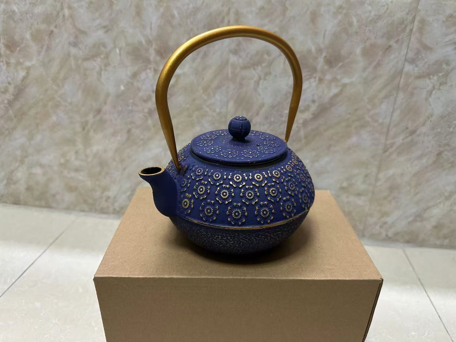 新しい未使用 鉄瓶 鉄器 急須 1000ML 鉄分補給 茶道道具 伝統工芸品