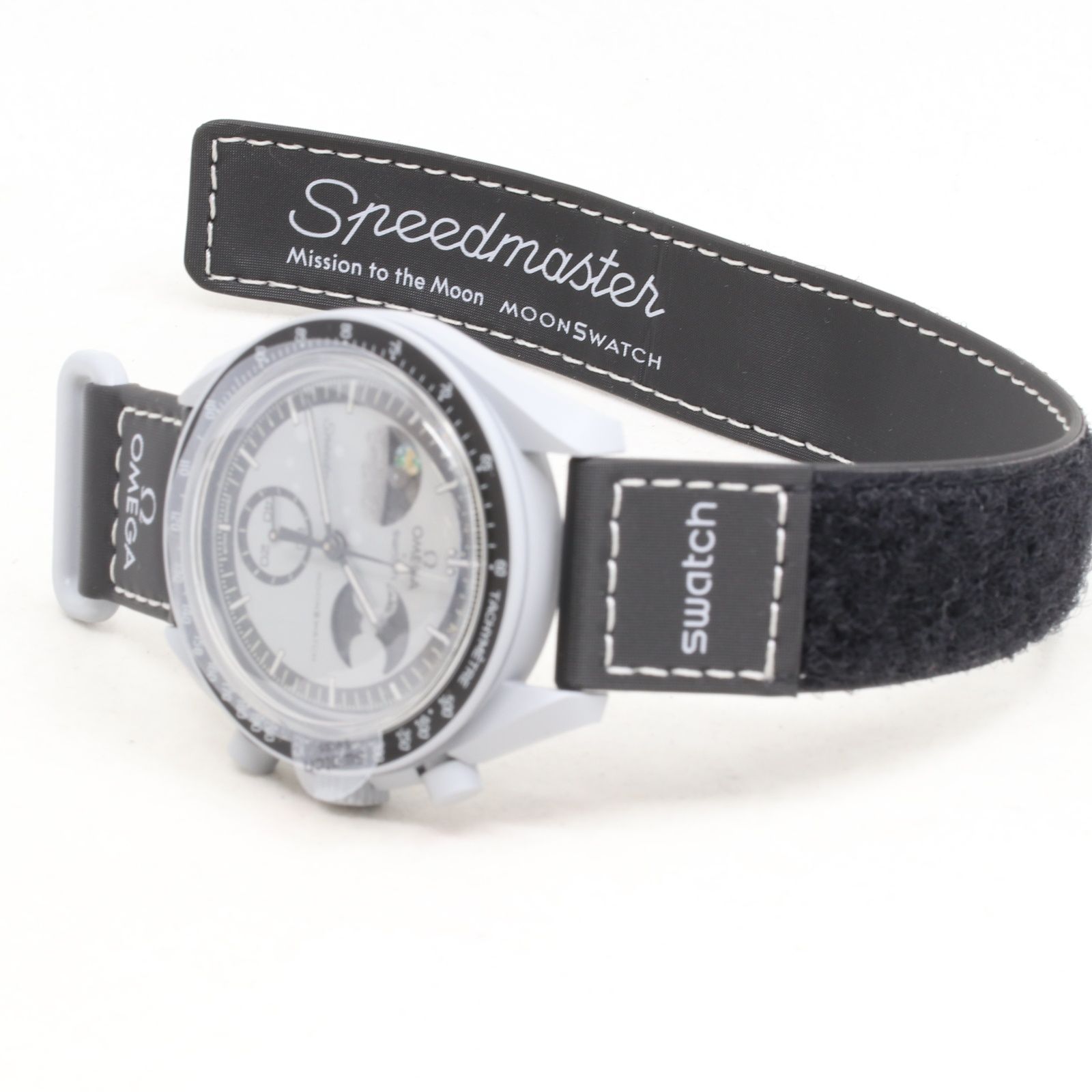 【ほぼ未使用】MISSION TO EARTHPHASE SO33M700 Swatch Moonwatch So33M700 Mission To Earth Phase Black/Gray
