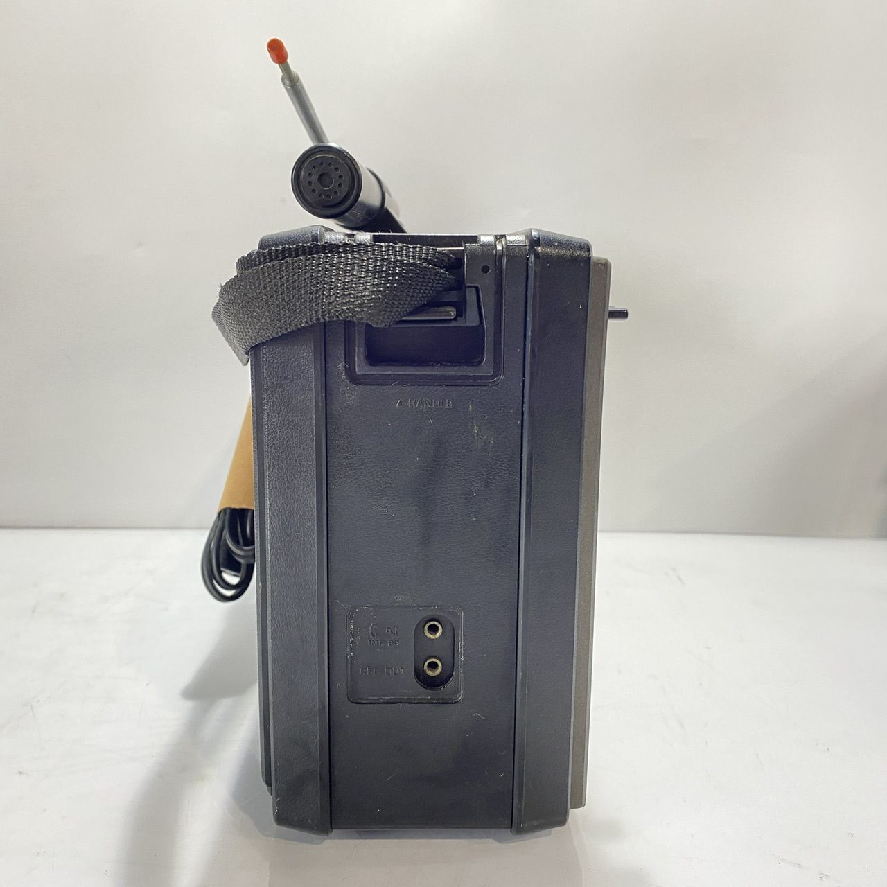 ナショナル クーガ2200 RF-2200 FM/MW/SW 8バンドラジオ ナショナル クーガ2200 RF-2200 FM/MW/SW 8バンドラジオ National