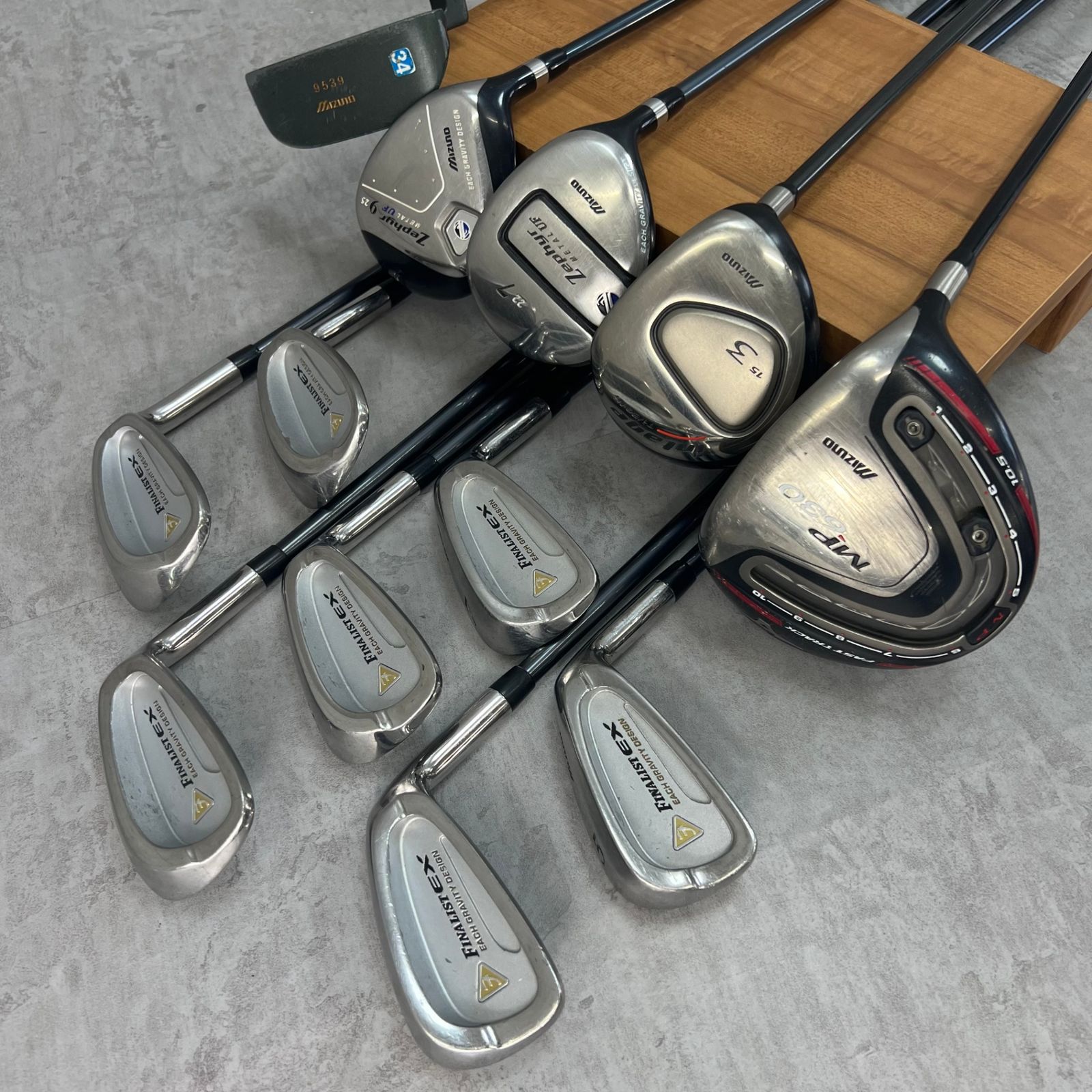 ツアーステージ ミズノ メンズゴルフセット キャディバッグ付き R 12本 右 ブリヂストン ツアーステージ V562 クラブセット 12本組の通販 テレ東