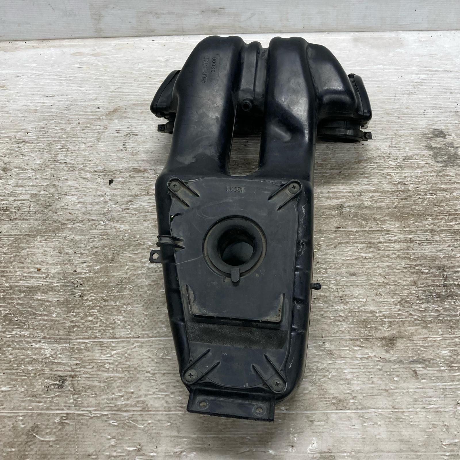 SUZUKI GSX-R400 GK73A エアクリーナーボックス スズキ