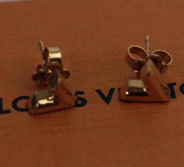 ルイヴィトン ピアス ゴールド エッセンシャルV LV p447 【中古