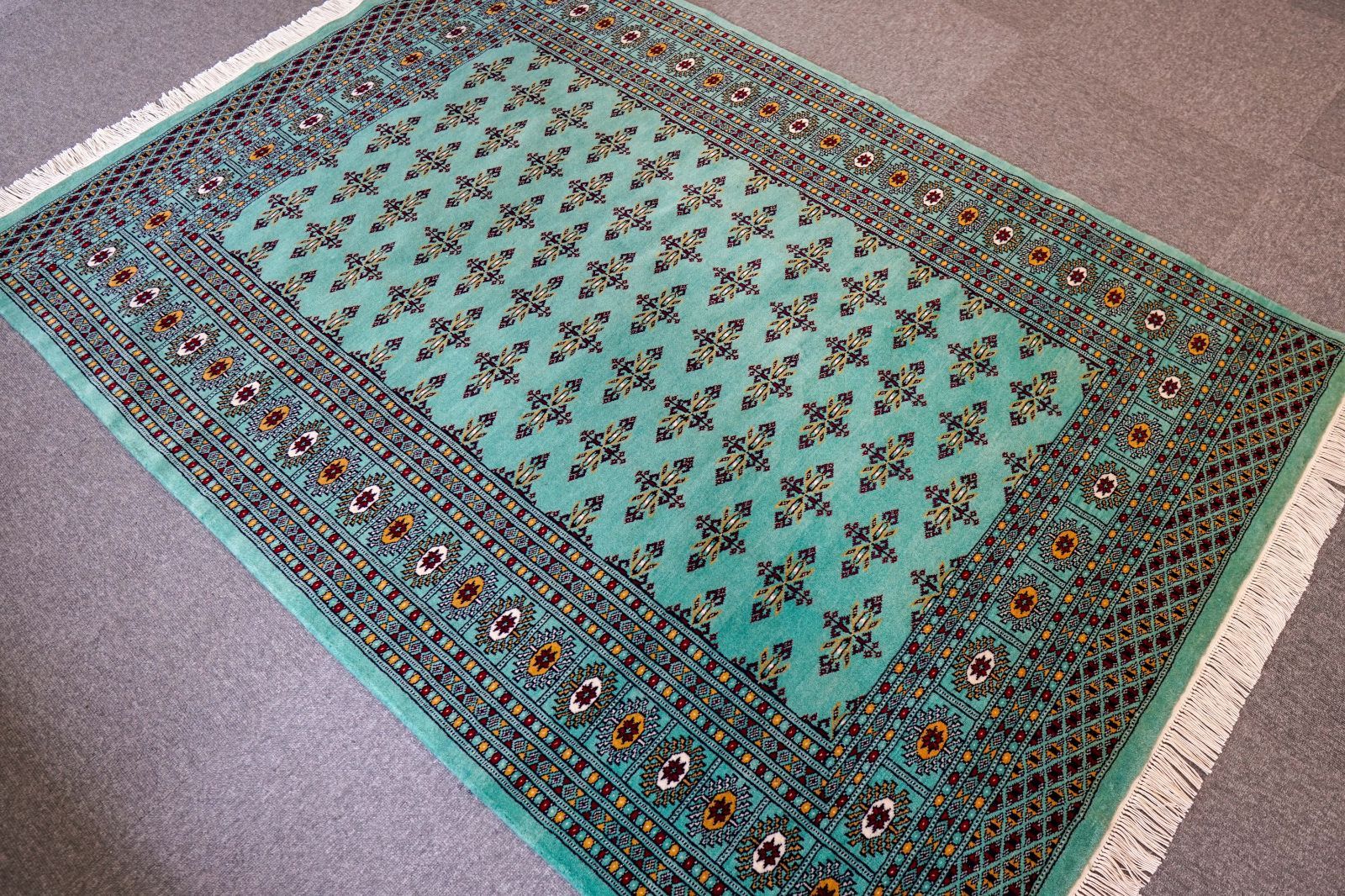 180×129cm パキスタン手織り絨毯