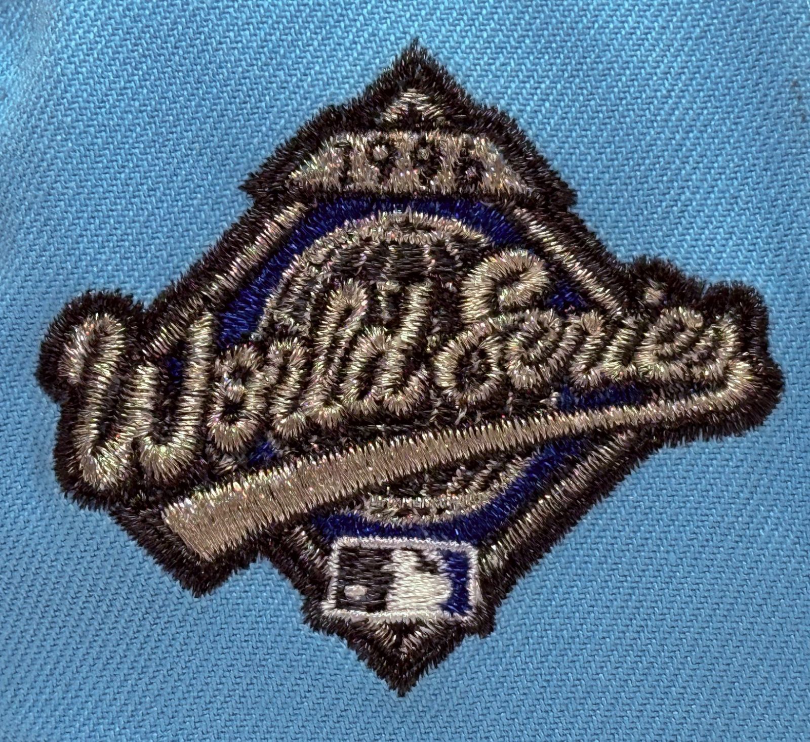 スナップバックキャップ