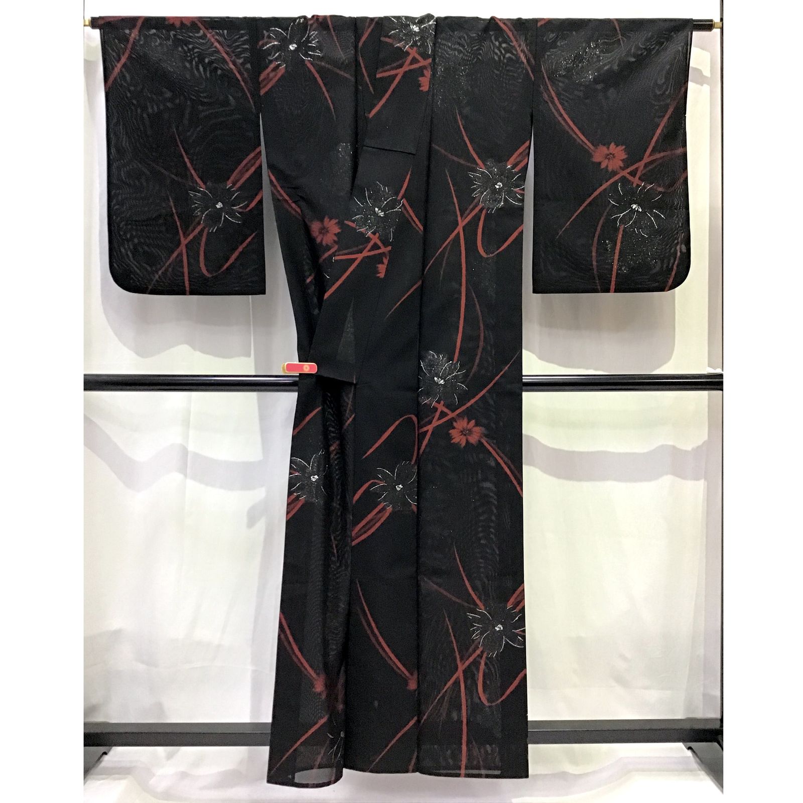黒地 赤