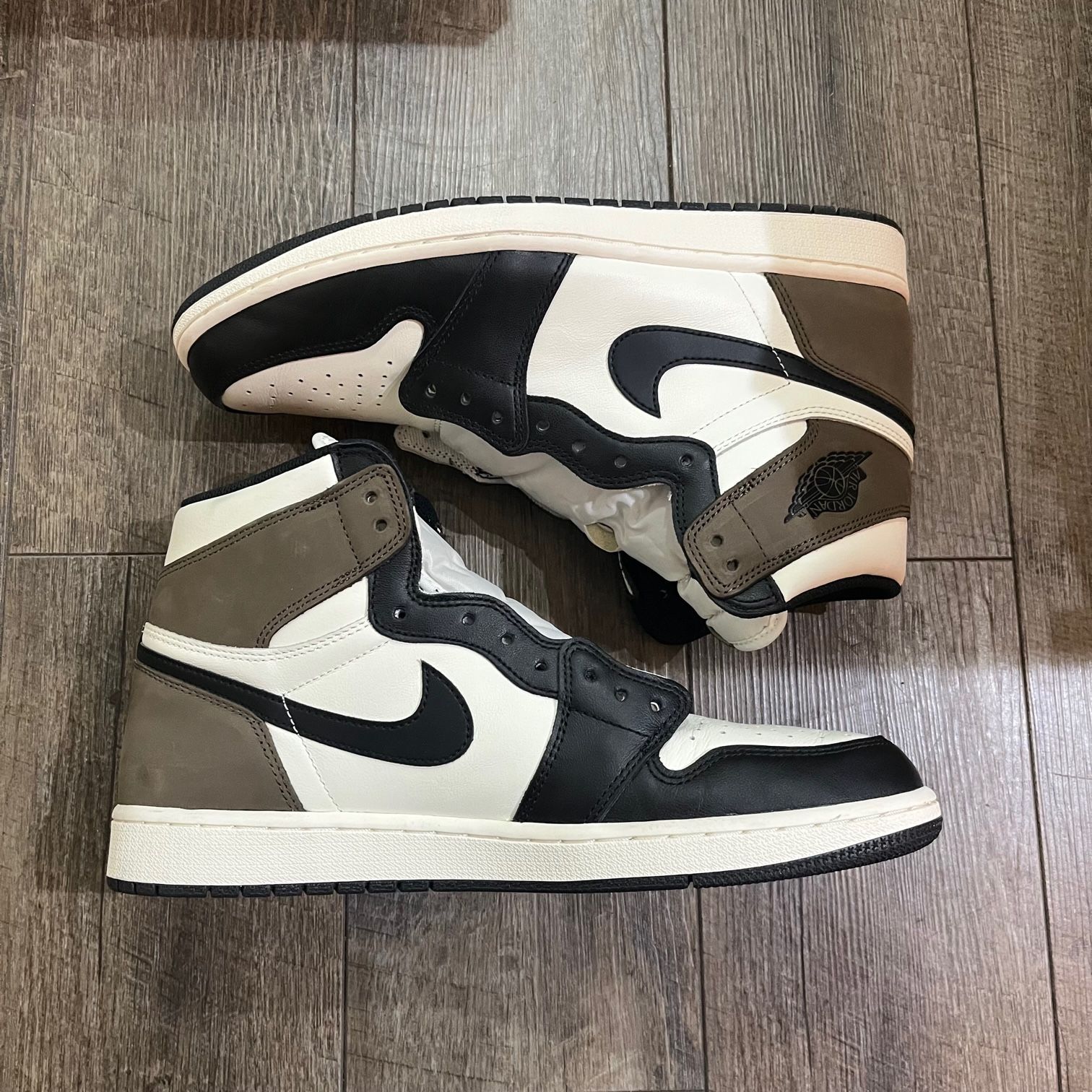 国内正規 美品 NIKE AIR JORDAN 1 RETRO HIGH OG “MOCHA” ナイキ エア ジョーダン1 レトロ ハイ OG  ダークモカ 555088-105 スニーカー 30cm 58994A - メルカリ