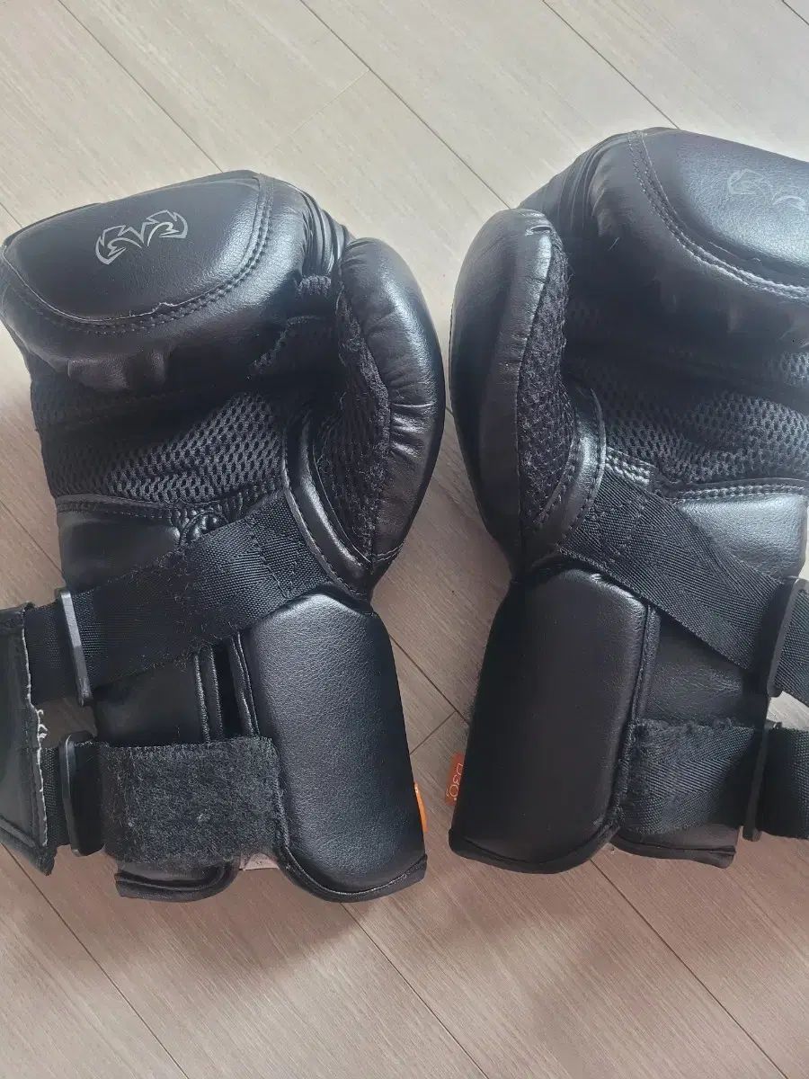 Rival RB 10 IN텔리쇼크 ボクシング グローブ ブラック M