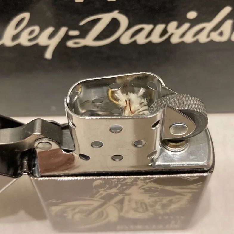 ハーレーダビッドソン ナックルヘッド 95周年記念 限定品 Zippo ハーレーダビッドソン ナックルヘッド 95周年記念 限定品 Zippo