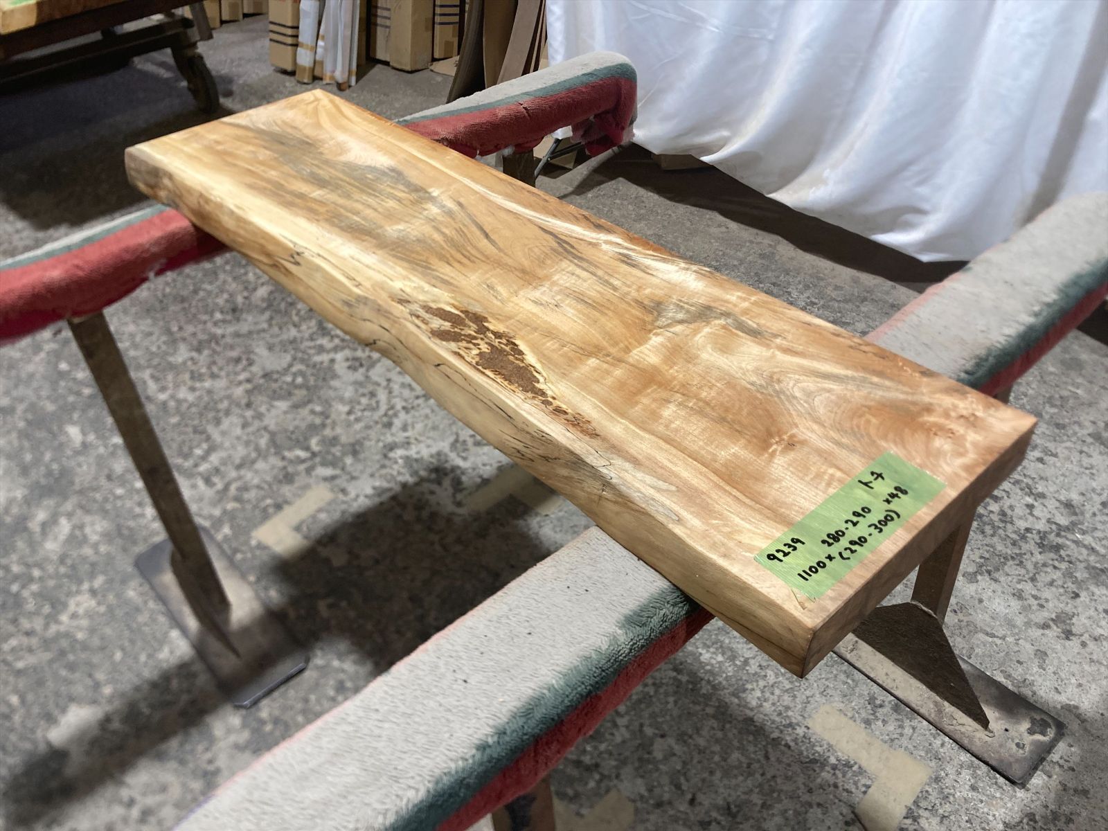 トチ9239 トチの木 一枚板無垢 乾燥材 1100x280-290x48mm カウンター 棚 テレビ台 カウンター センターテーブル 窓台 橡 栃