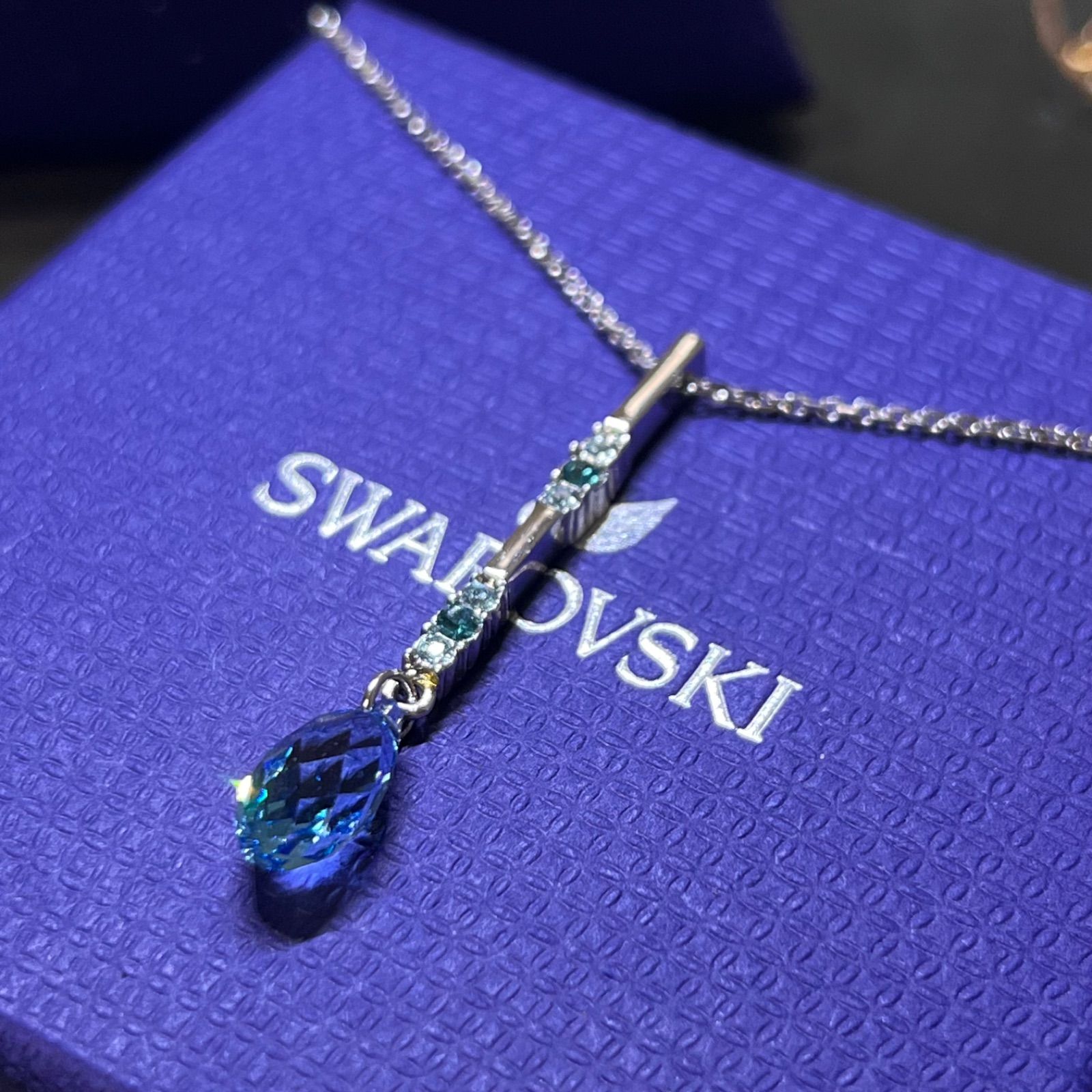 Swarovski スワロフスキー ドロップチャームネックレス ストーン