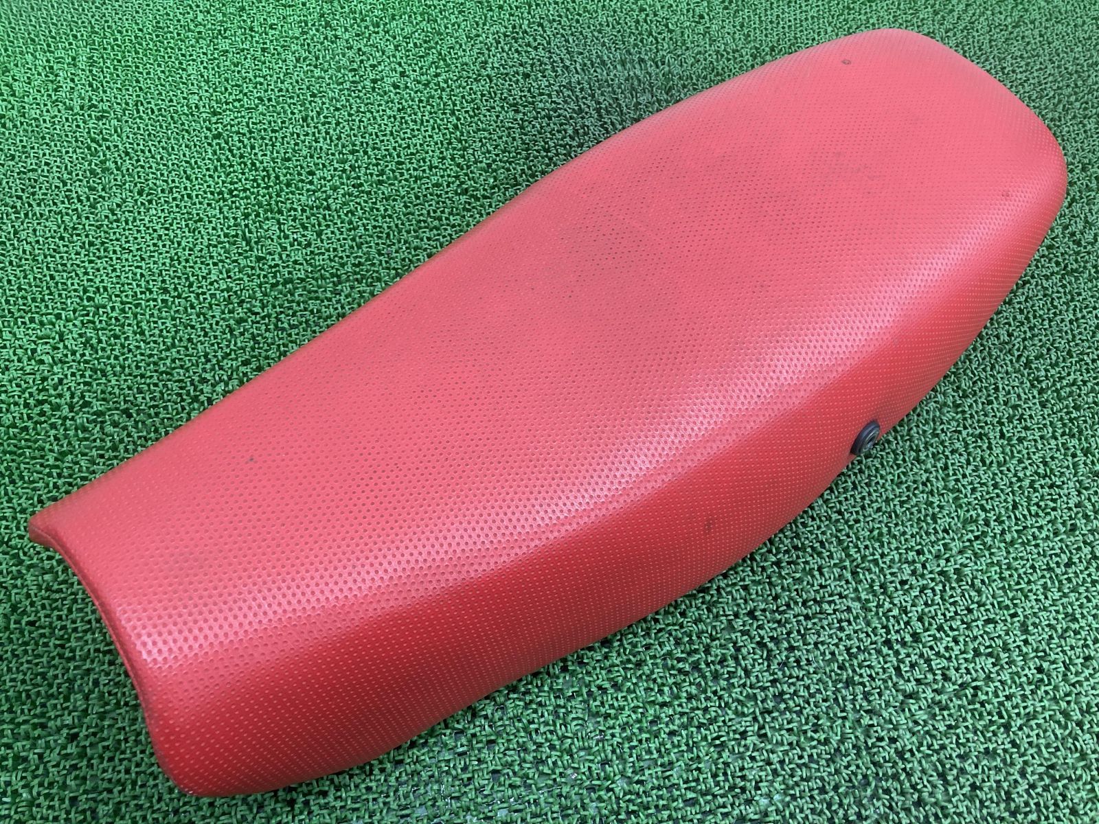 FTR223 シート ホンダ 純正 中古 バイク 部品 MC34 フラット加工 カフェスタイルに 赤表皮張り替え済み 破れ無し 車検 Genuine