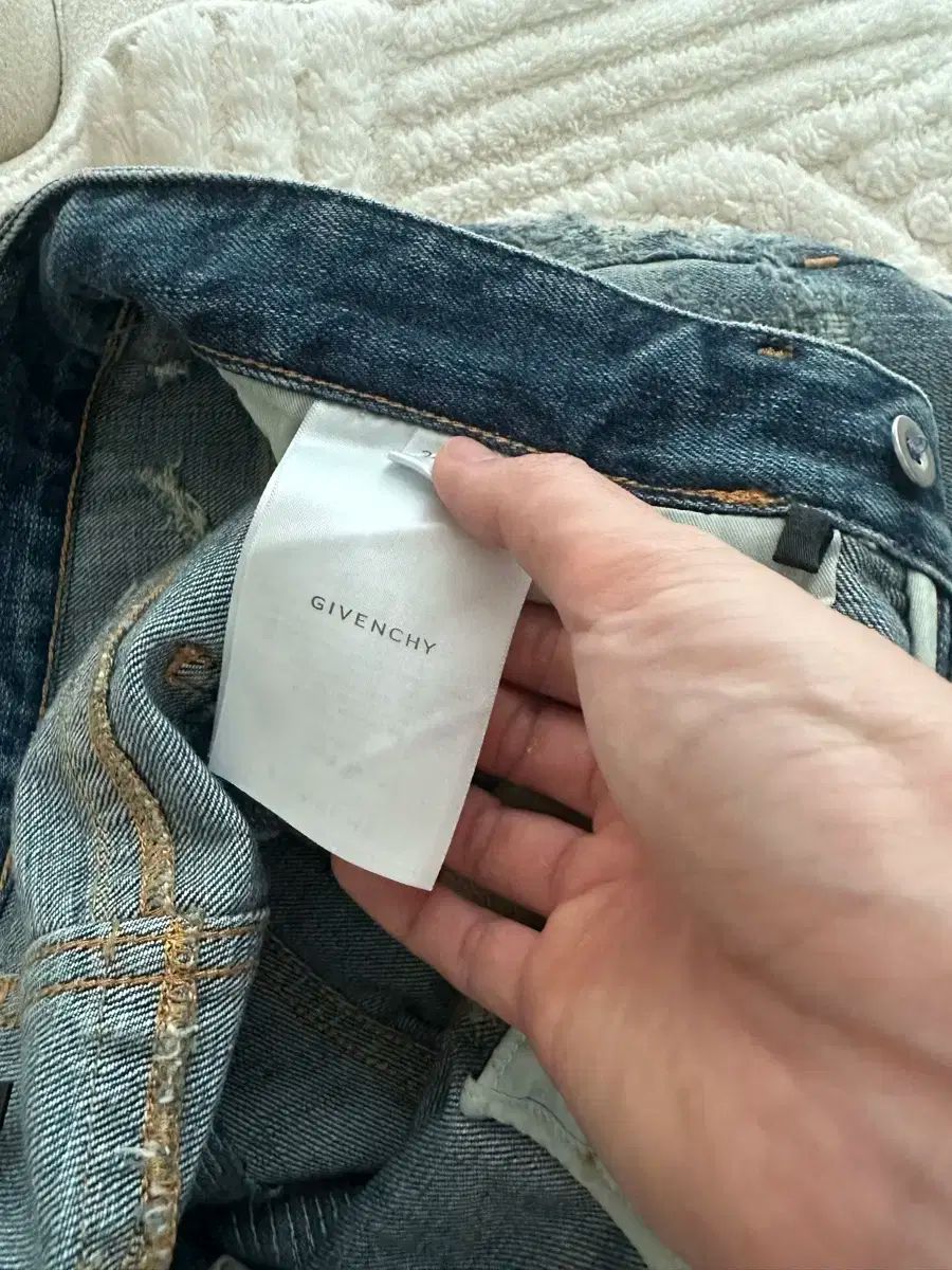 32 Givenchy(ジバンシィ) モールスキン デニム バージョンをリ