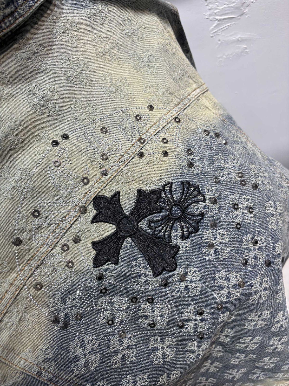 ロゴ刺繍入りデニムジャケット グレー