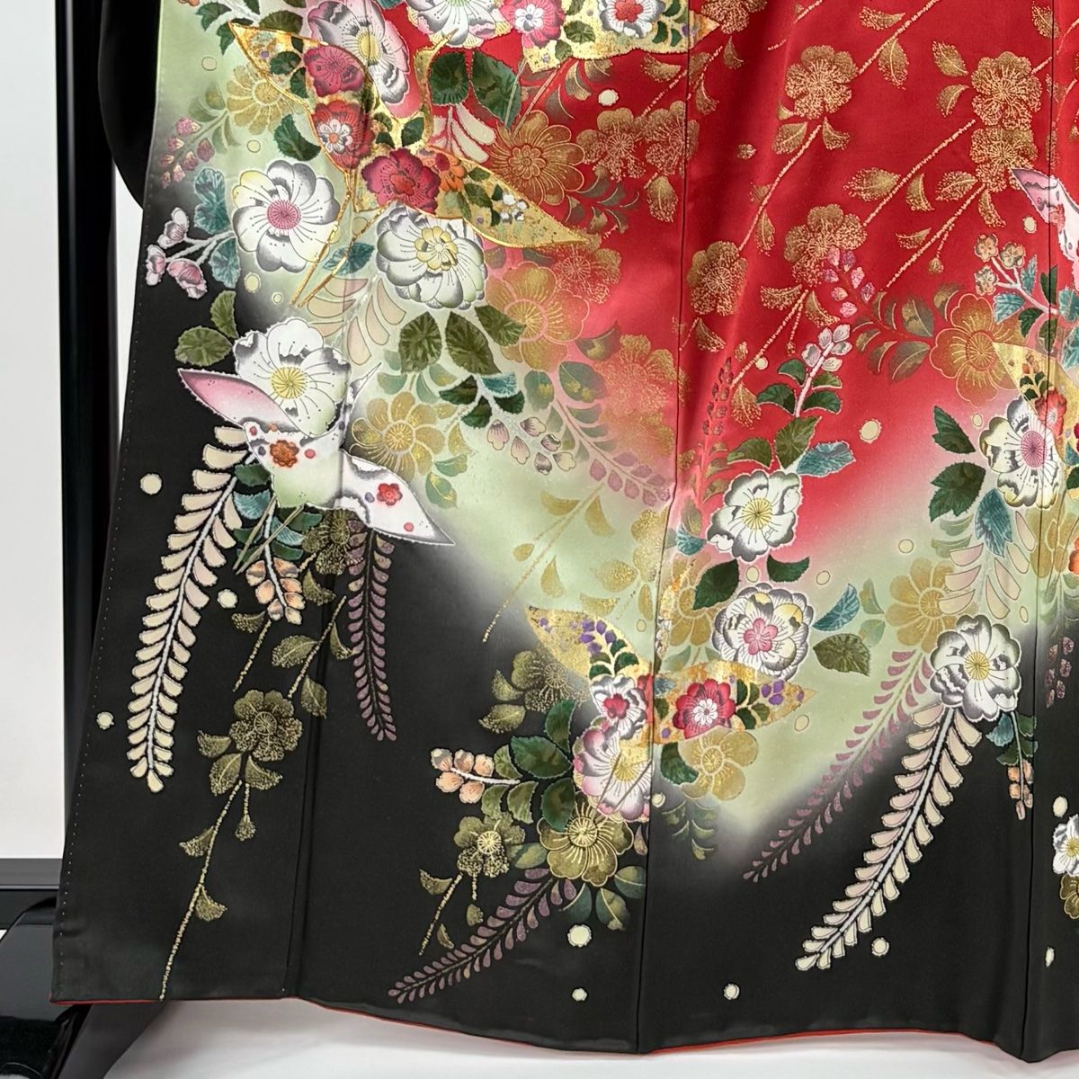 振袖 身長157-172cm 赤　黒　ゴールド　薔薇　正絹 r1229-f-1.jpg