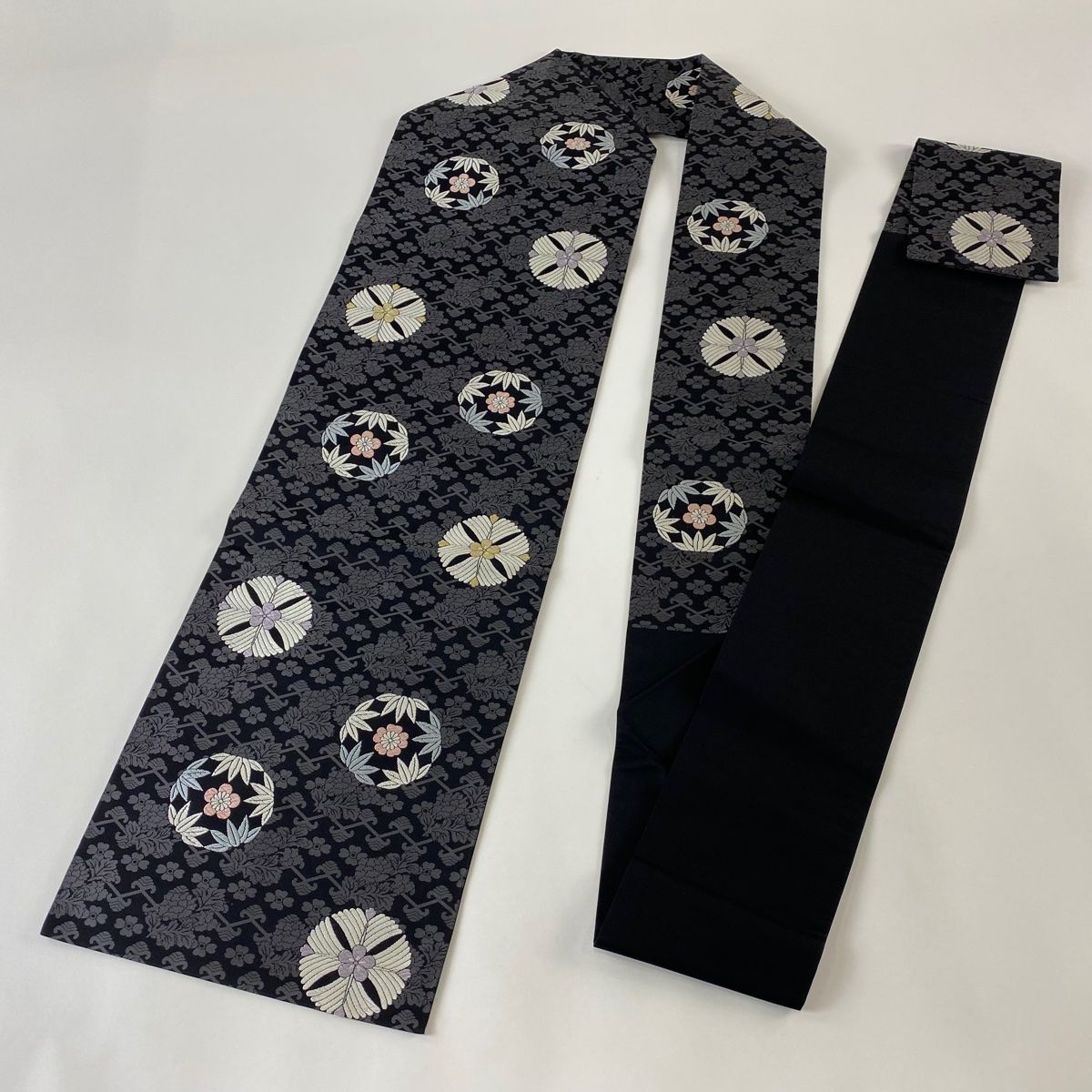 名古屋帯 名品 松竹梅 草花 唐織 黒 正絹 【中古】 - メルカリ