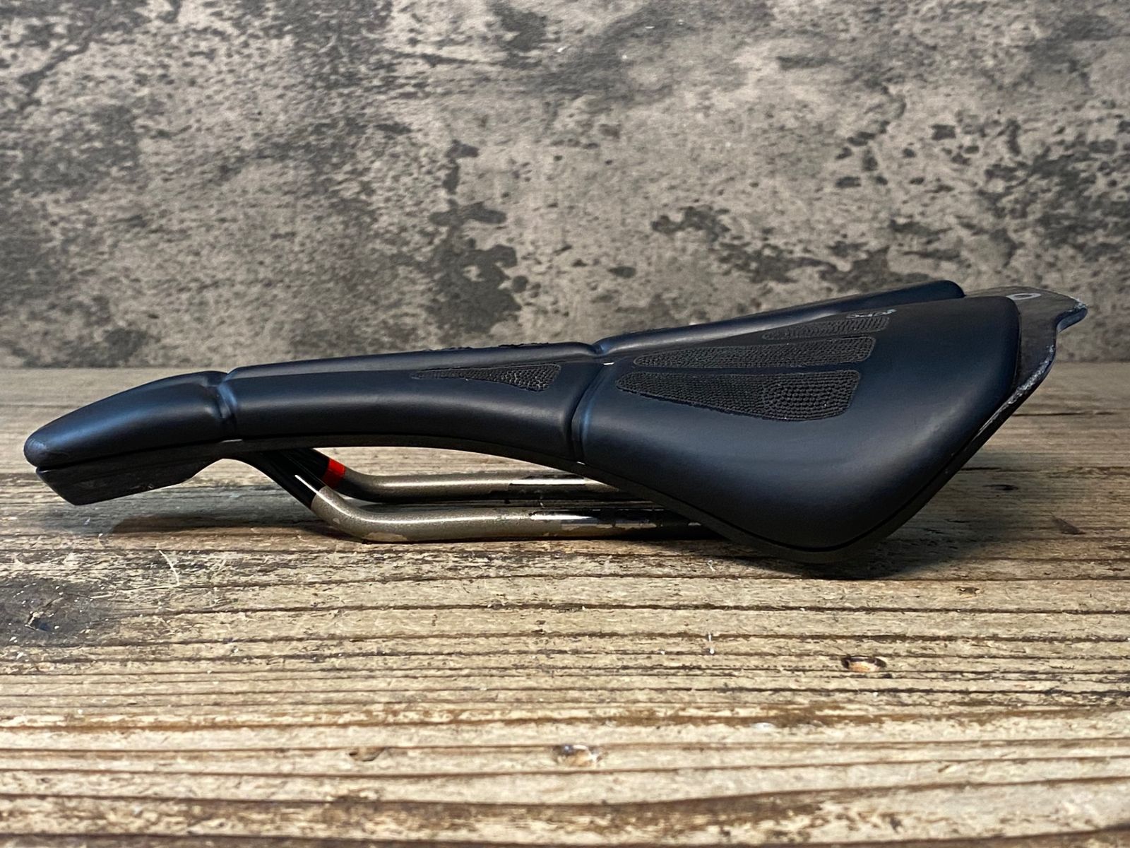 JA959 プロロゴ prologo スクラッチ SCRATCH M5 サドル TiroX 黒 138mm