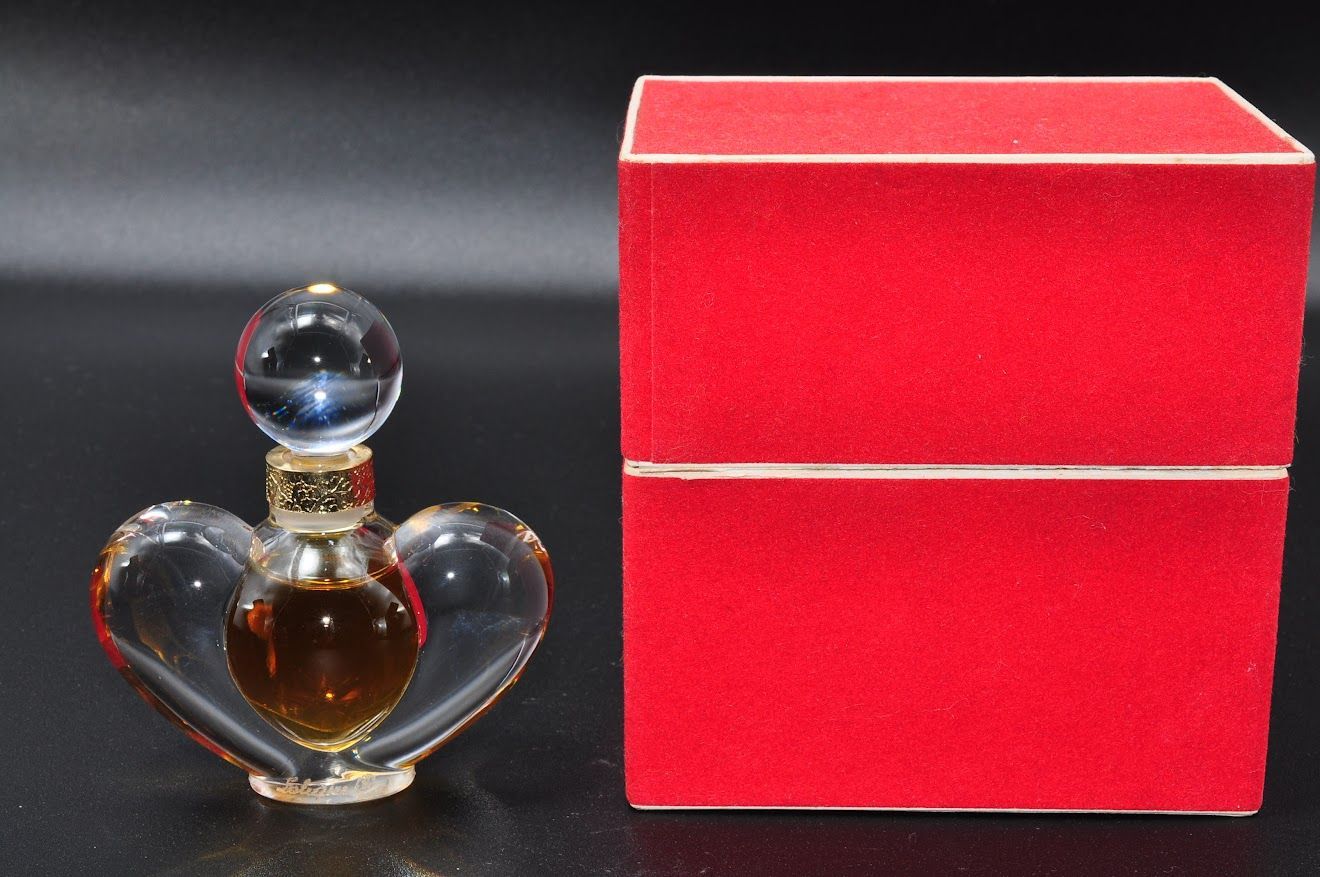 NINA RICCI ニナリッチ　香水 女性のための Nina ニナ フレグランスの全て｜Nina Ricci