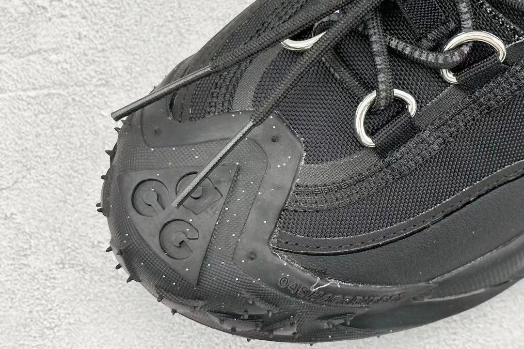 コムデギャルソン NIKE ACG Mountain Fly black