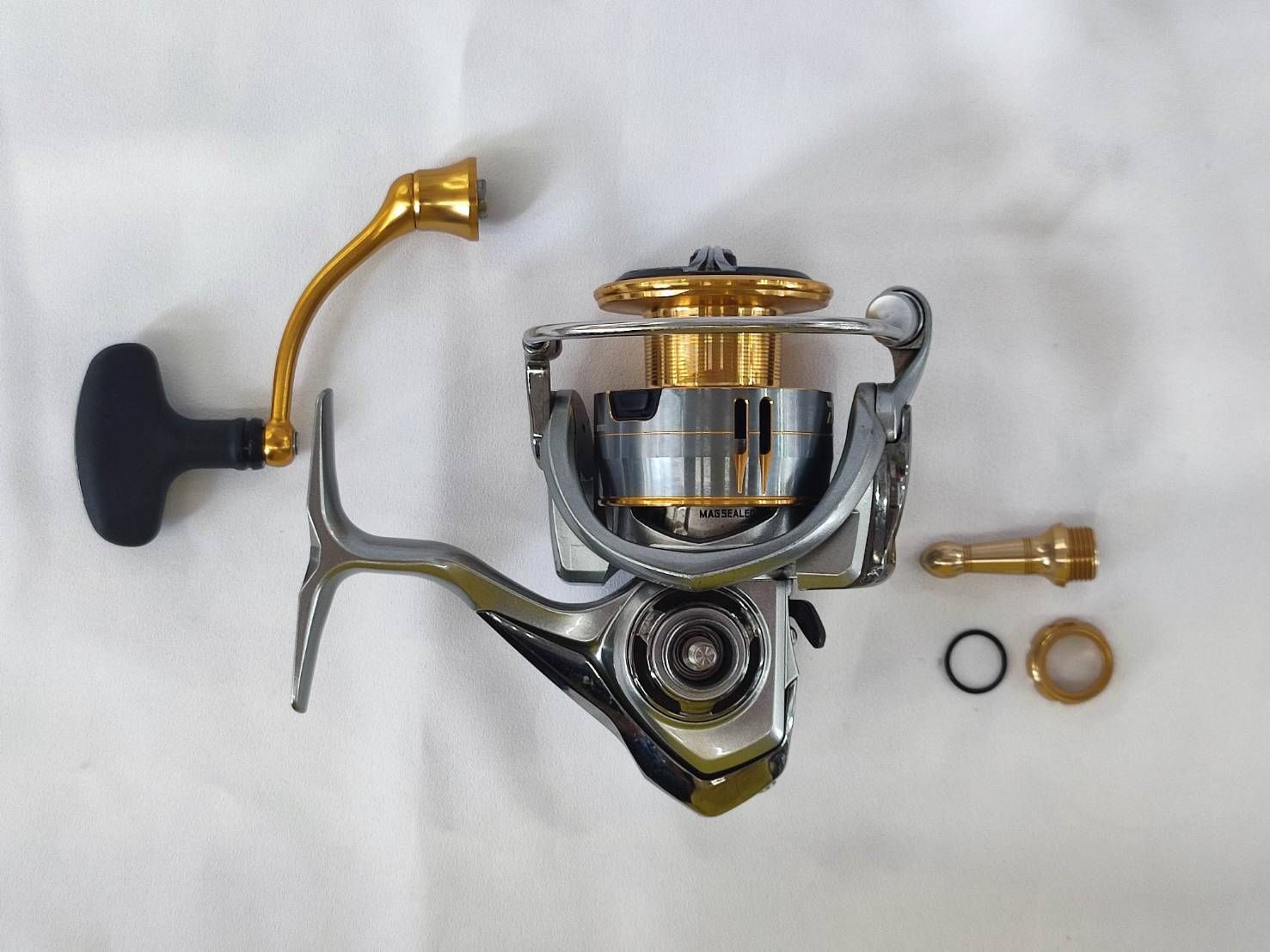 Daiwa FREAMS LT 3000D スピニングリール ダイワ フリームス LT3000 (リール) 価格比較 - 価格.com