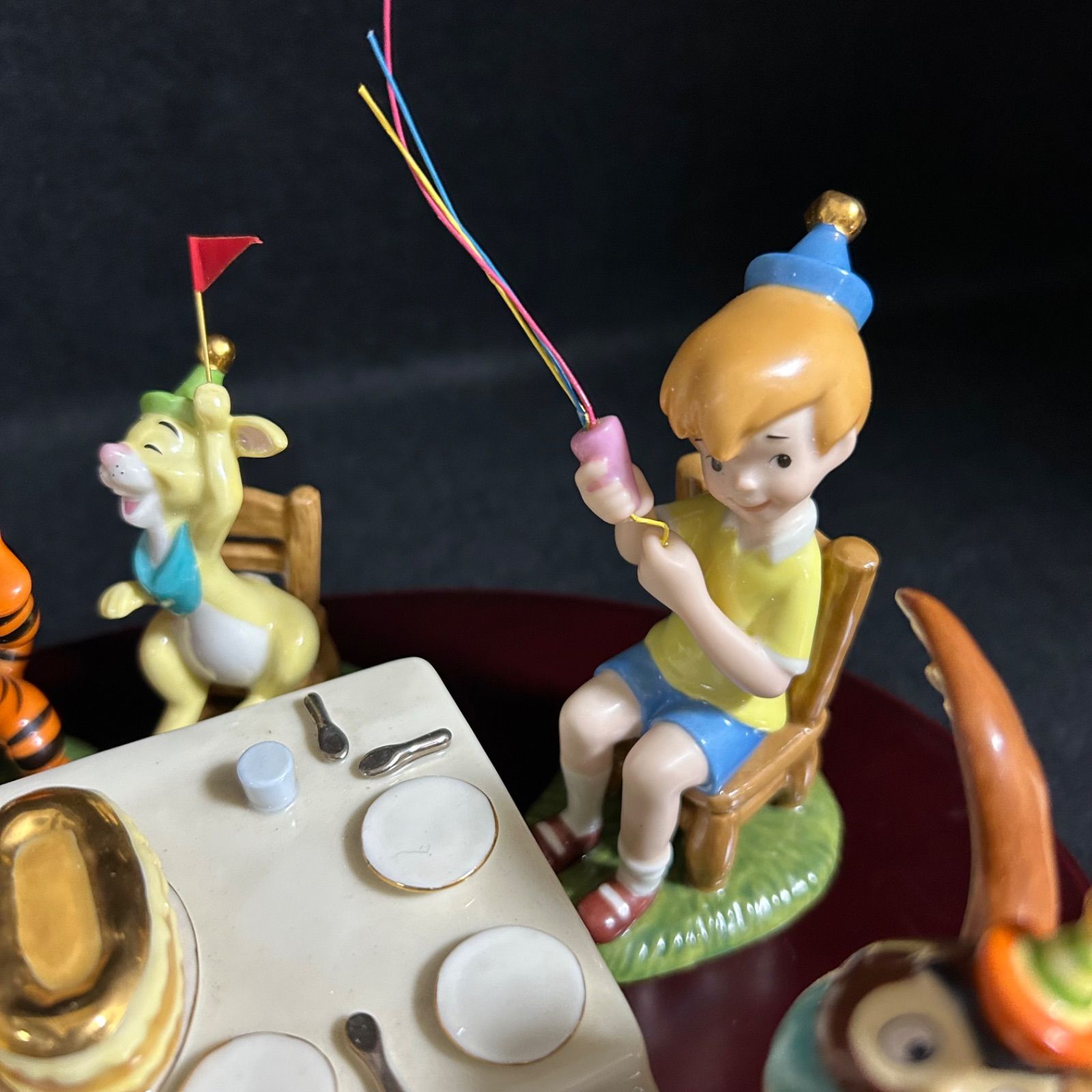 加藤工芸 ディズニー くまのプーさん 80周年記念 フィギュア シリアルナンバー 加藤工芸 ディズニー くまのプーさん 80周年記念 フィギュア