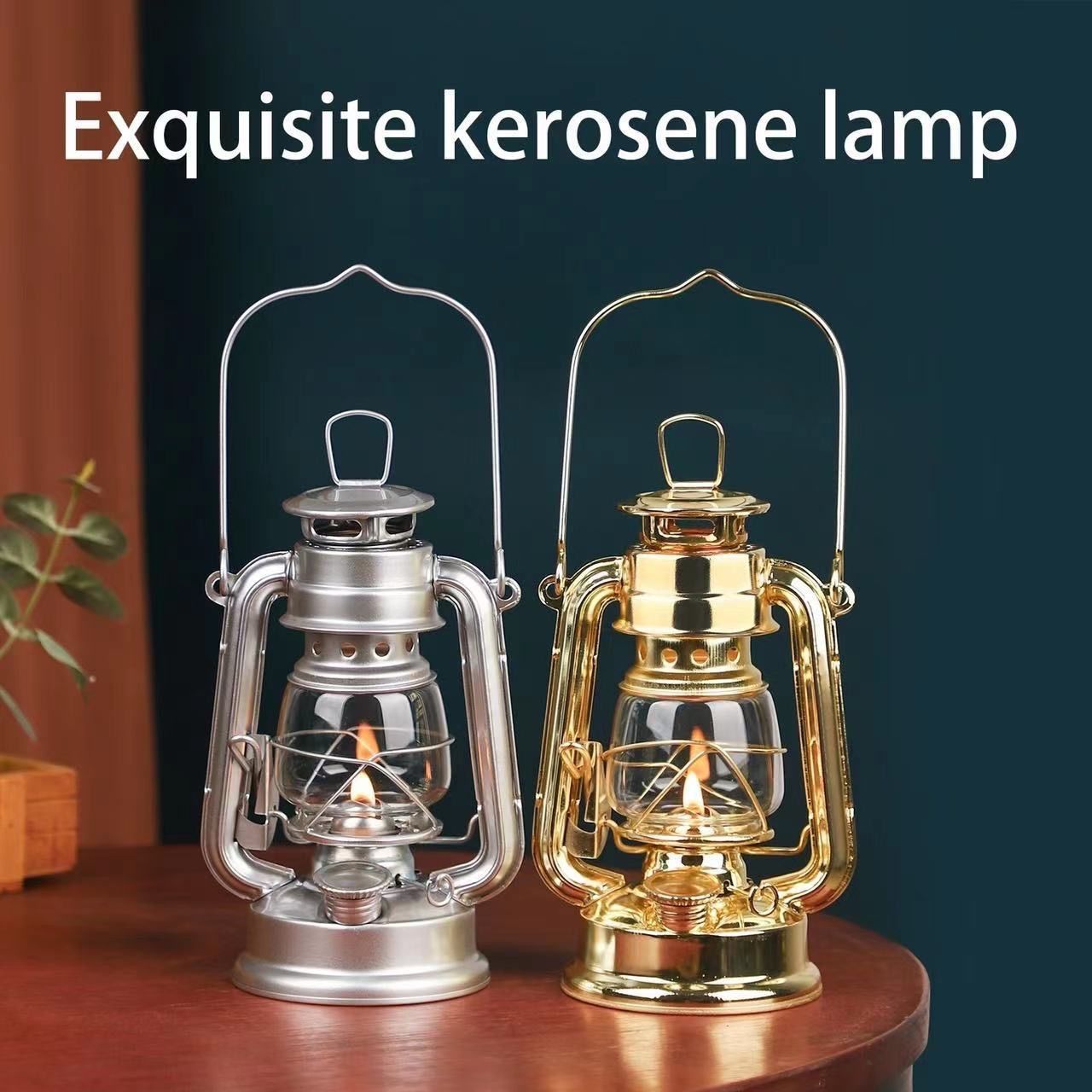 アンティークオイルランタンになります4面をガラスで照らしてくれます