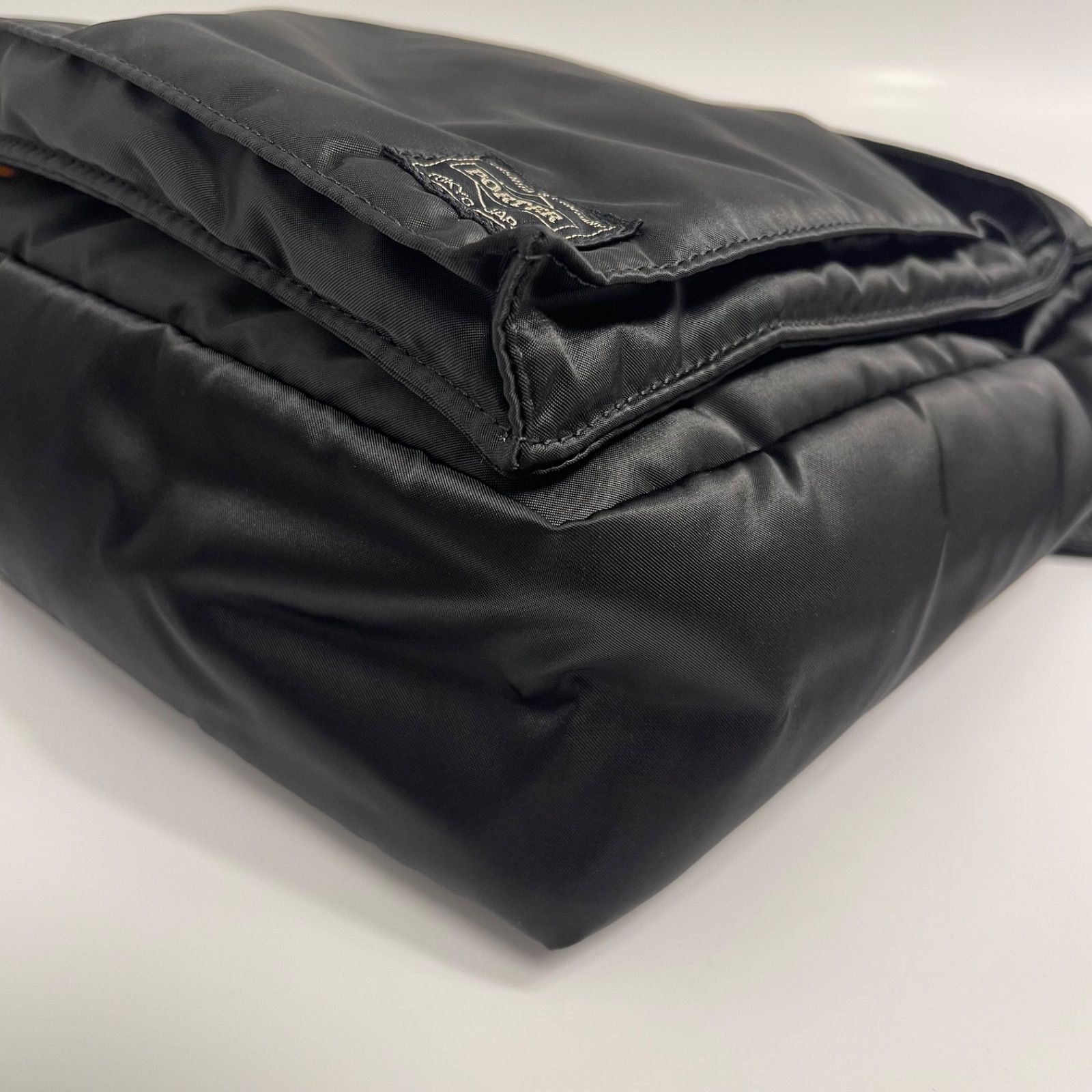ポーター　タンカー　ブラック　メッセンジャーバッグ　極美品　縦型ショルダー TANKER(タンカー) VERTICAL BAG | 吉田カバンホームページ | YOSHIDA & Co.