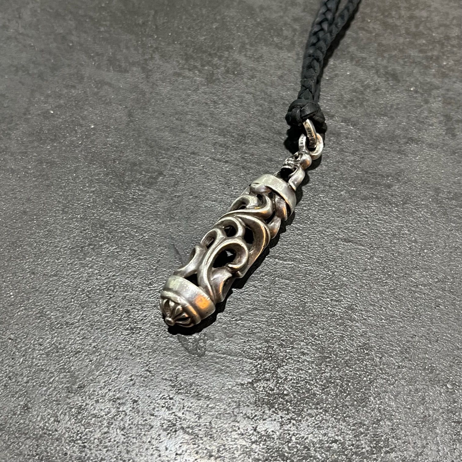 クロムハーツレザーブレイド スクロールチップ ネックレス