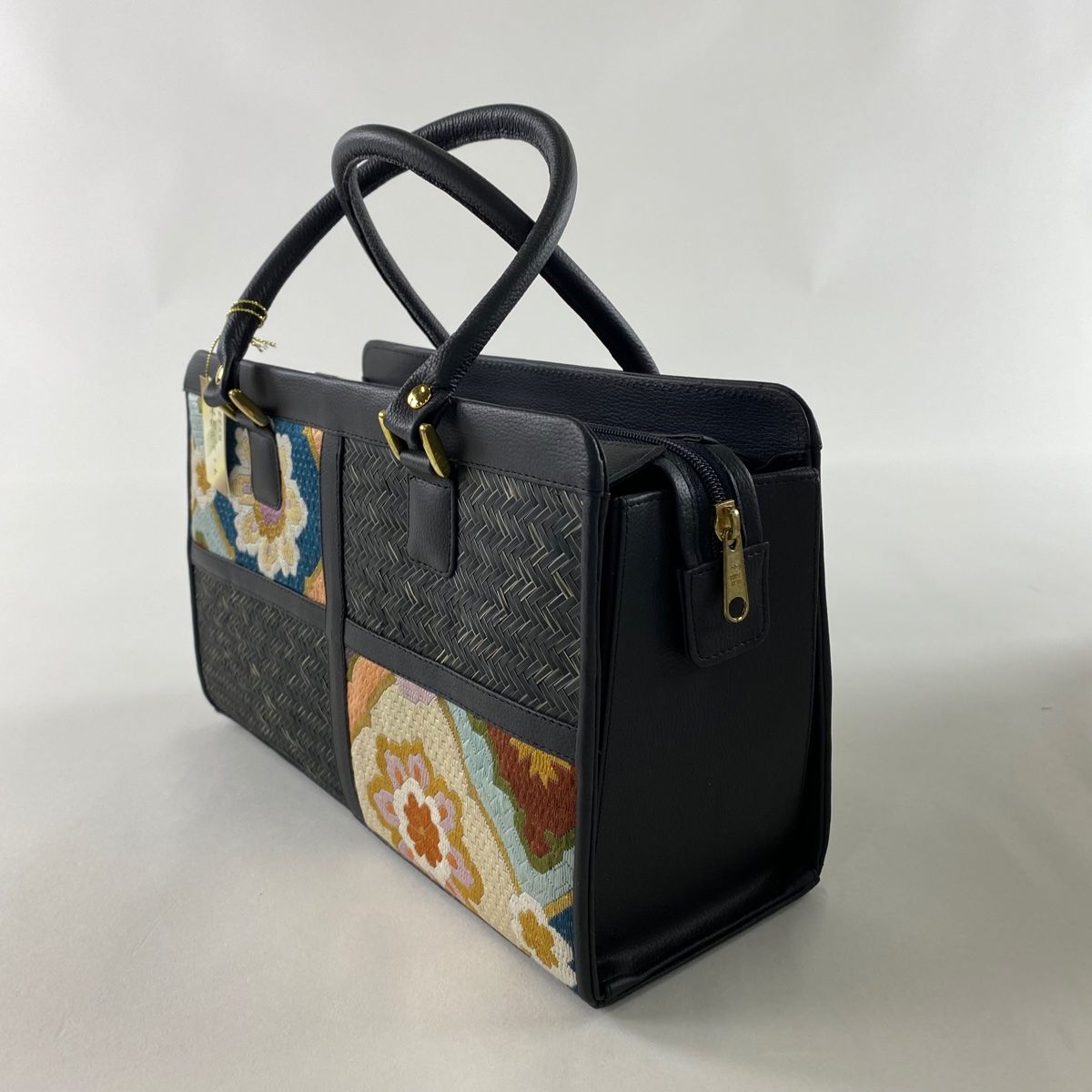 和装バッグ 秀品 フォーマル 華文 金糸 黒 和装小物