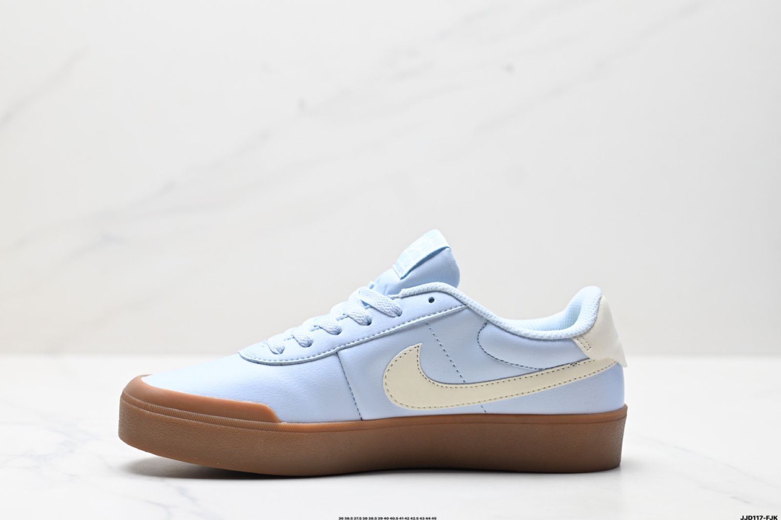 通気性良好で軽量なスポーツ