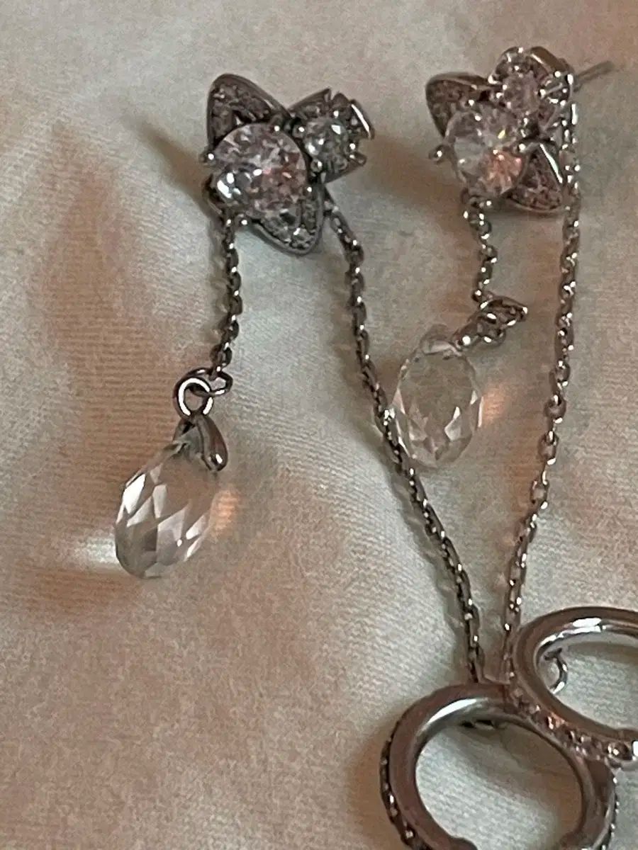 ナナ イヤーカフ