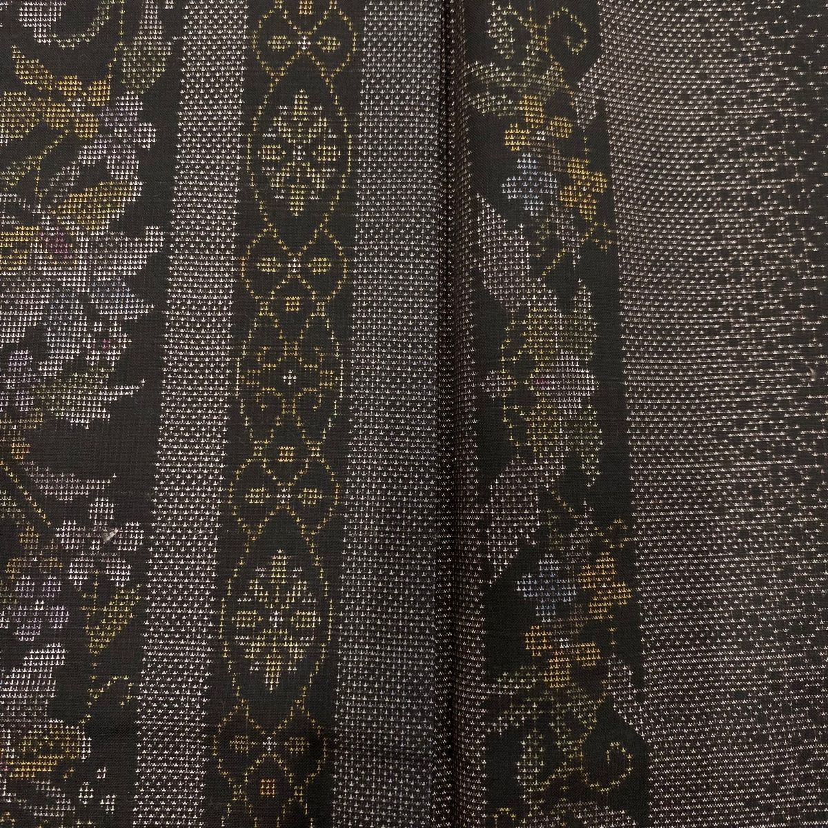 大島紬 身丈155cm 裄丈65cm M 袷 純泥染 やまと 花唐草 幾何学模様 焦  