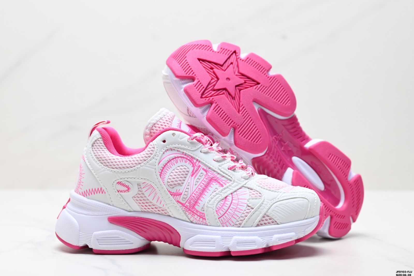 【爽やかカラーでカジュアルに♪】DIOR★Dior Chrono スニーカー Dior Chrono - Shoes - Woman | DIOR