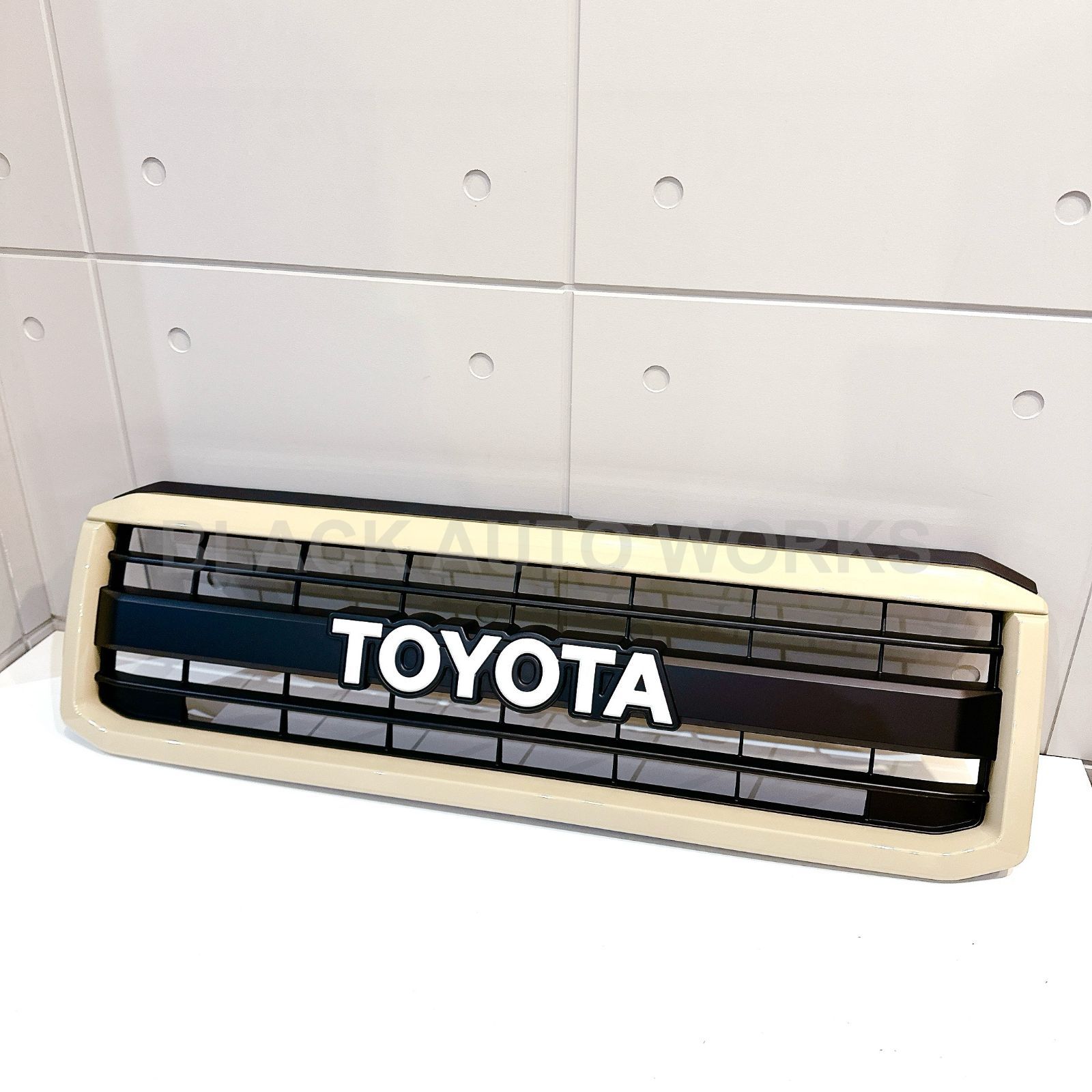 トヨタ純正品】ランクル 70 グリル 70周年 ベージュ GRJ