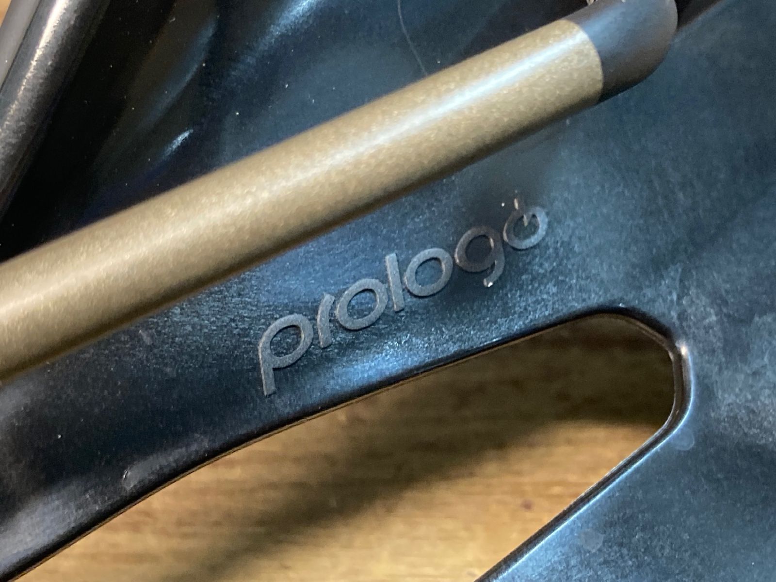 IJ696 プロロゴ PROLOGO NAGO R4 PAS サドル TiroXレール ※傷 【公式通販】