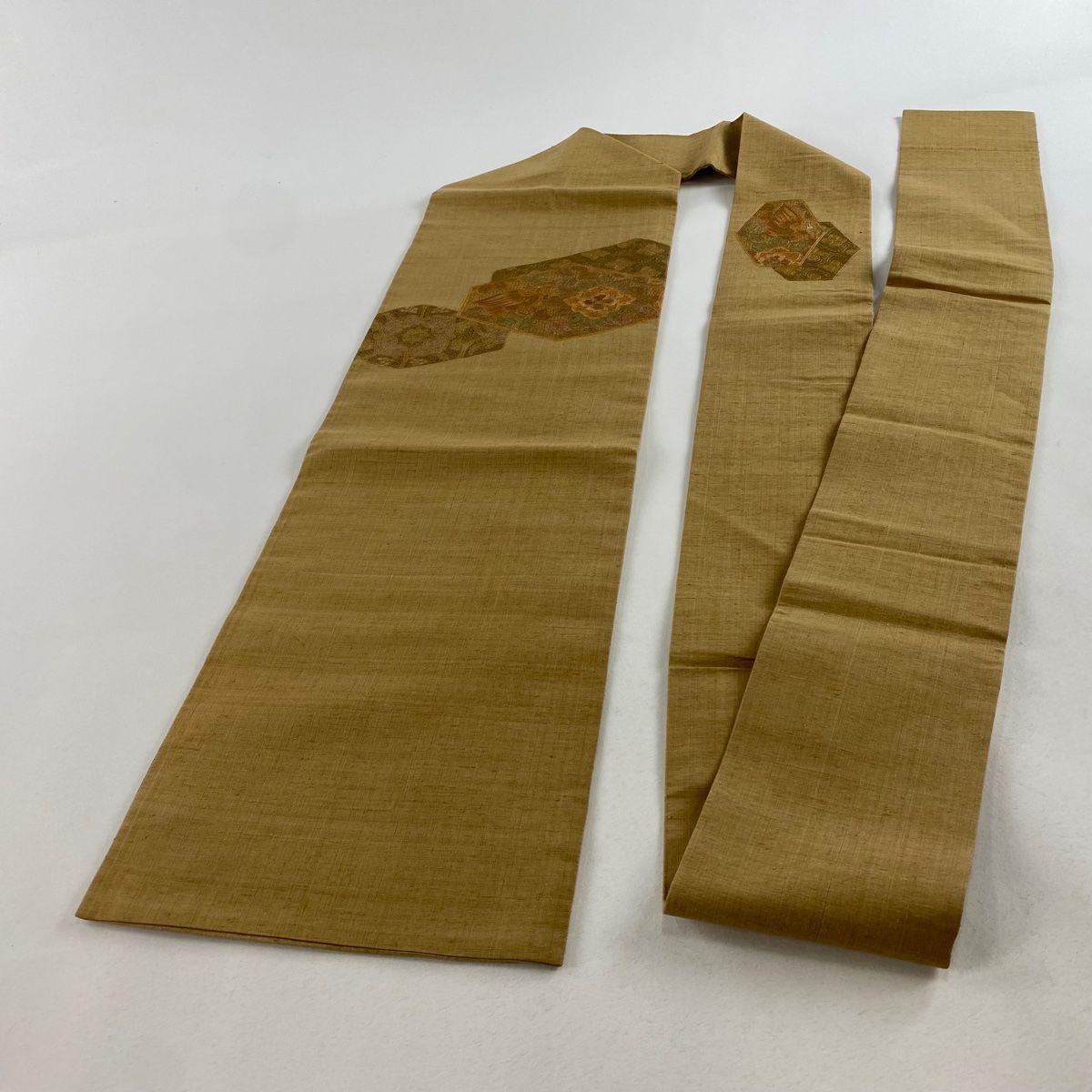 名古屋帯 秀品 紬地 華文 鳥 刺繍 薄茶色 正絹 【中古】 - メルカリ