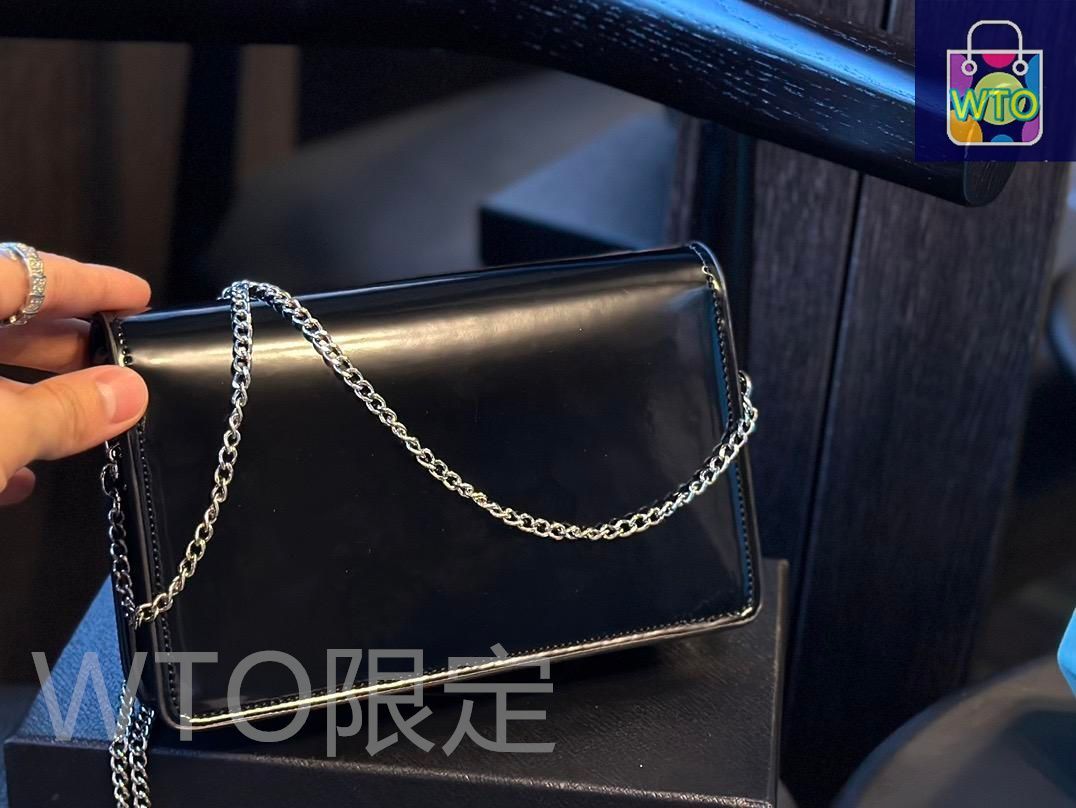 Prada ショルダーバッグ PRADAプラダの超美しいブラックショルダーバッグ｜本日限定特価